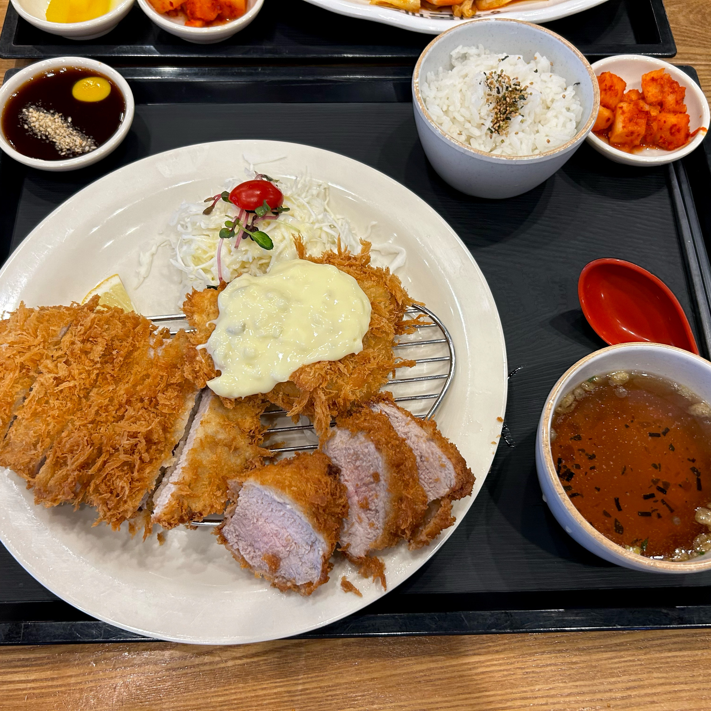 톨게이트 가는 길에 있어서 고속도로 타기전에 든든하게 한끼 하고 가기 좋아요 🚗 - 보령 대천 맛집 홍익돈까스 대천점
