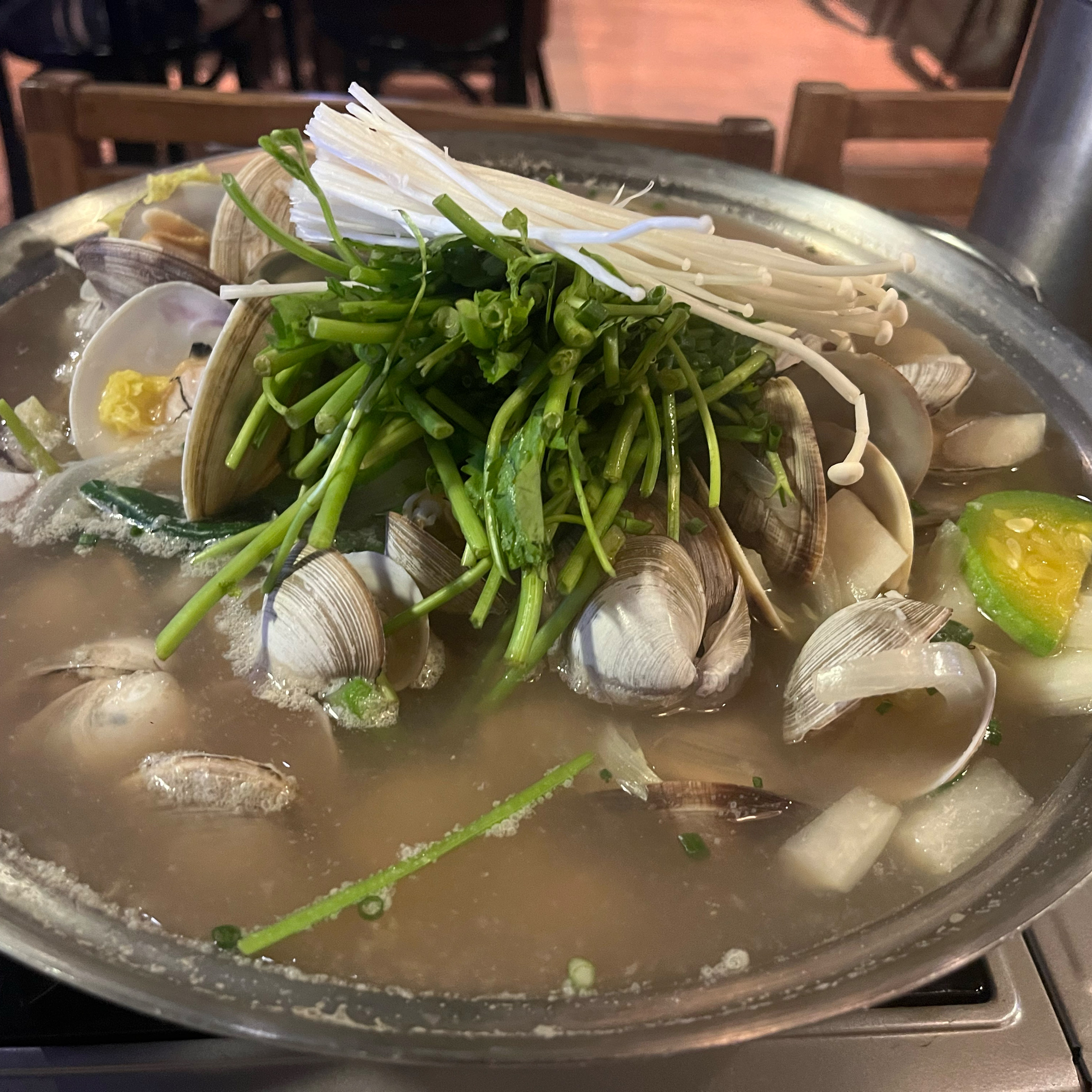  여의도역 바지락 술찜 육회관포차 여의도점