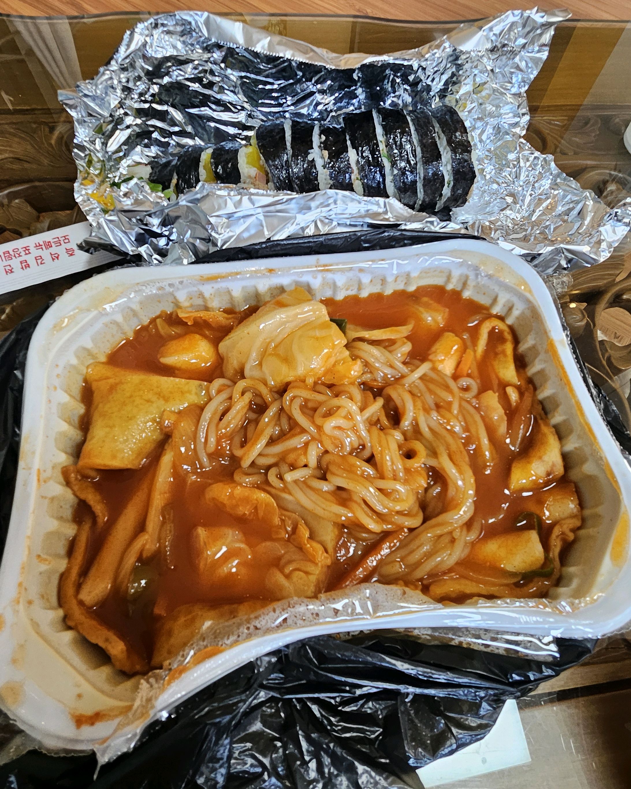 짝꿍이랑 기념일이여서 반려견동반해서 속초로 여행왔어욤 반려견 아침 산책하다가 숙소랑 가까운