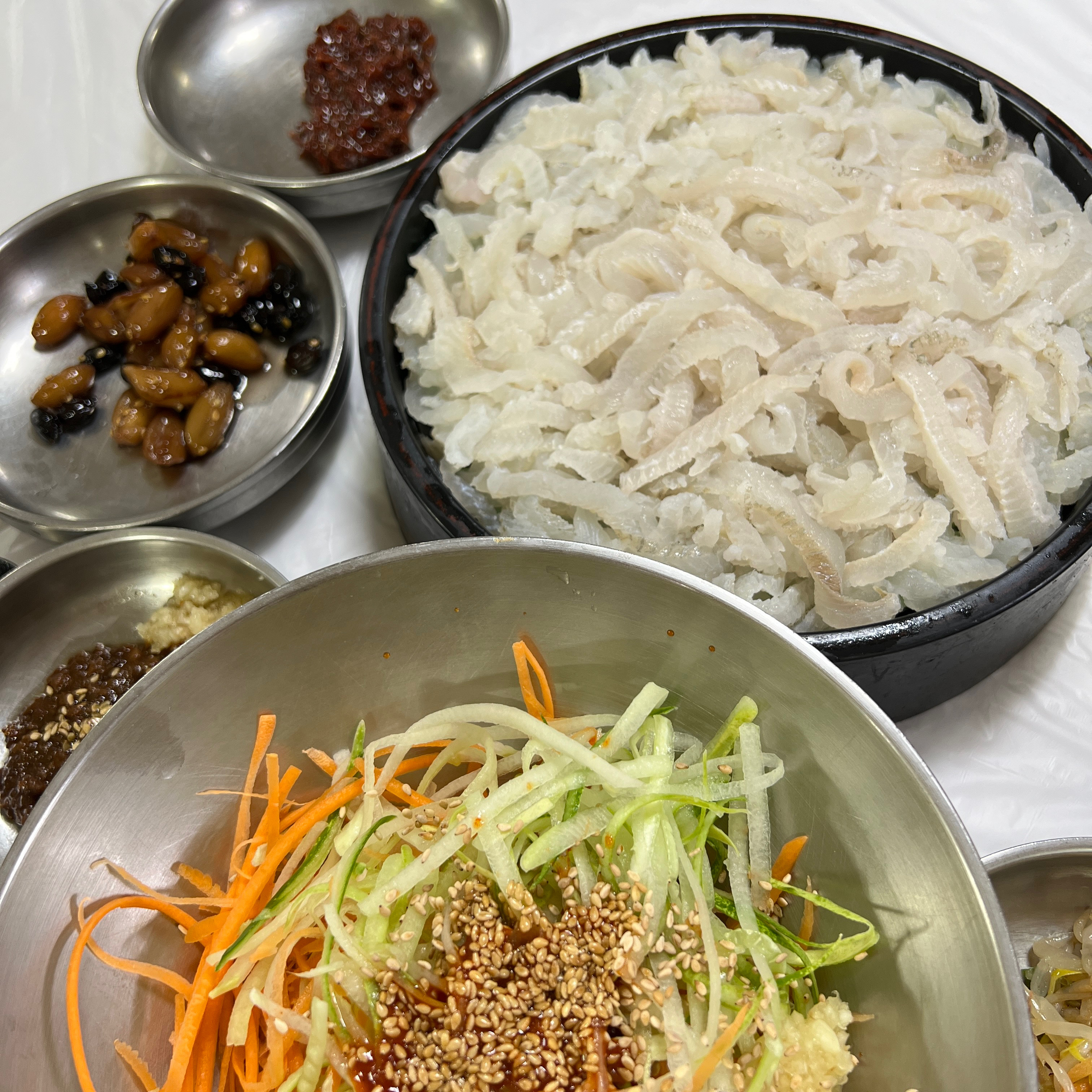 웨이팅 있었지만 30분 이내로 자리 앉았고 - 아바이마을 맛집 송도물회