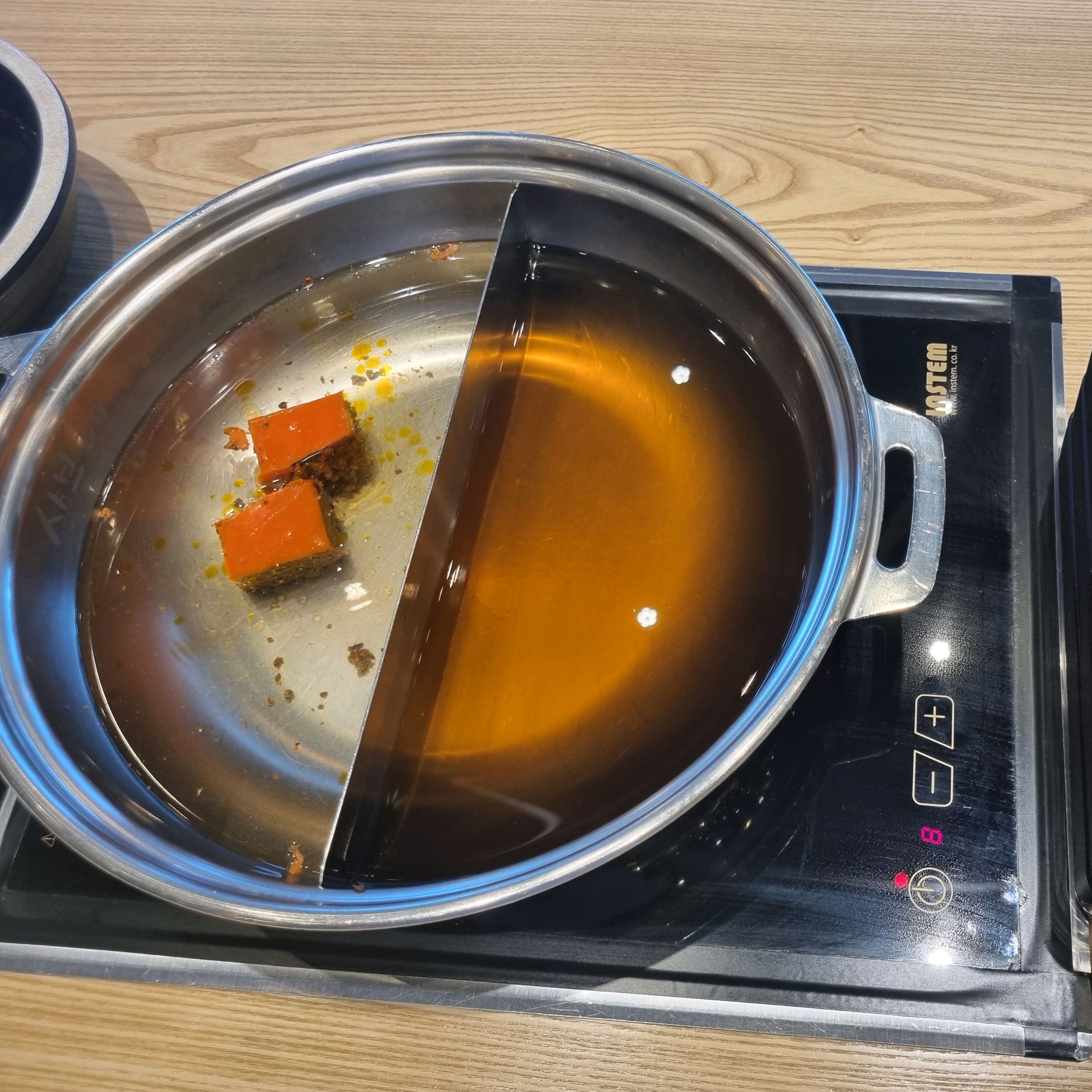 최악입니다.. 샤브20 브랜드 가치가 있는데 여기 지점은 안되겠네요 새로생긴곳이라 가족들과