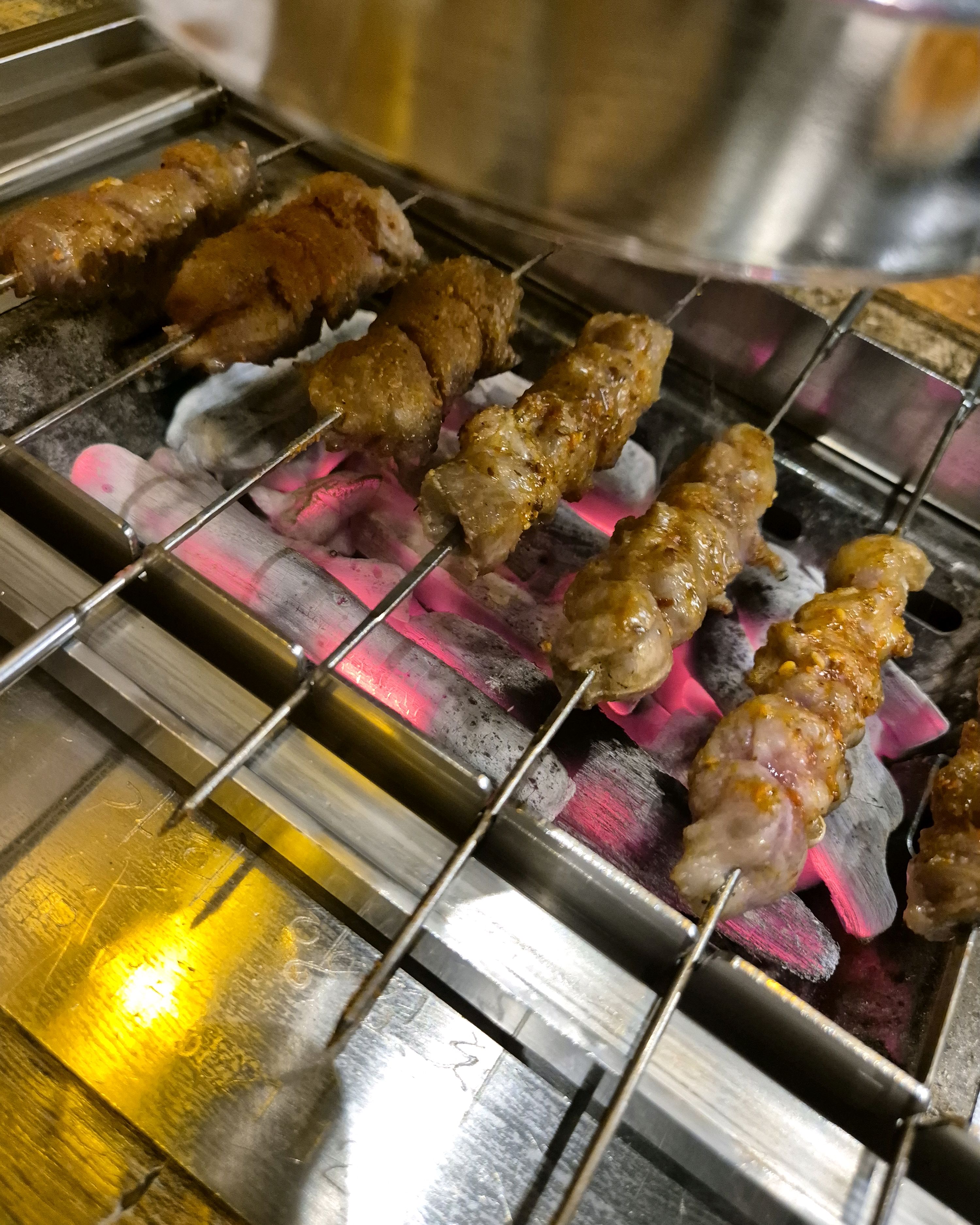 맛있습니다. 근데 조금 덥네요. 불쓰는 집은 에어컨을 여유롭게 가지고 있는게 좋을거 같아요