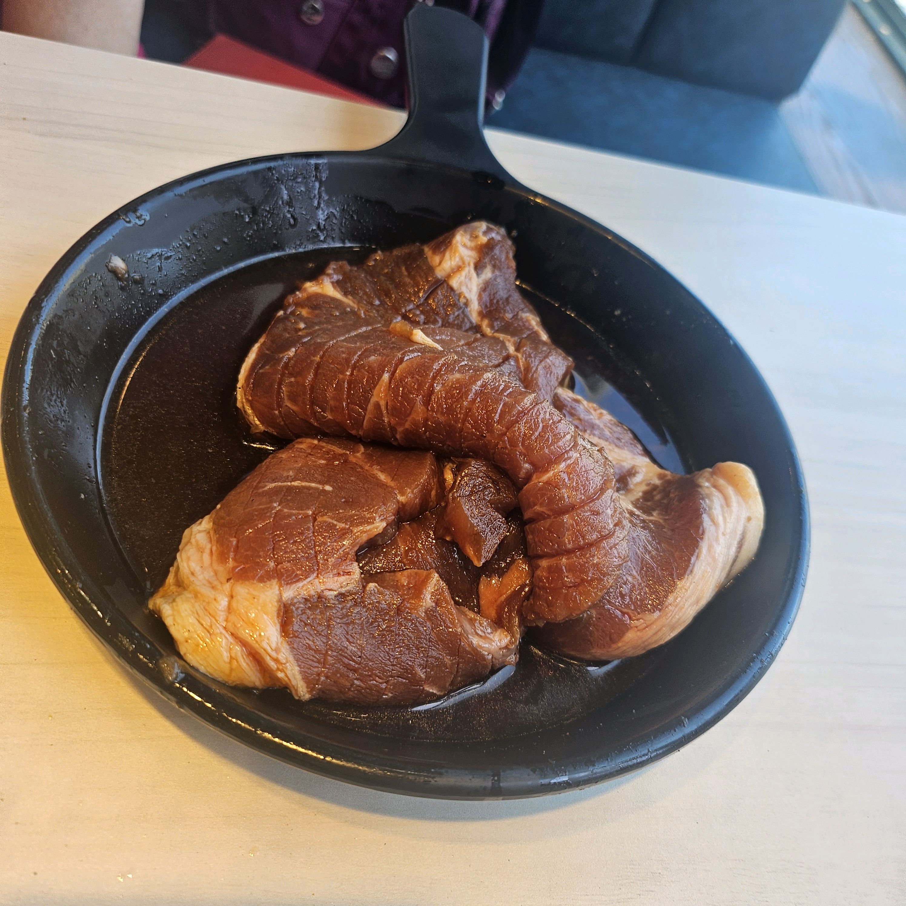 엄마랑 종종 자주 갔다가 최근에 못 갔다가 오래간만에 갔더니 고기는 더 맛있어졌네요 - 죽전 맛집 명륜진사갈비 용인죽전점