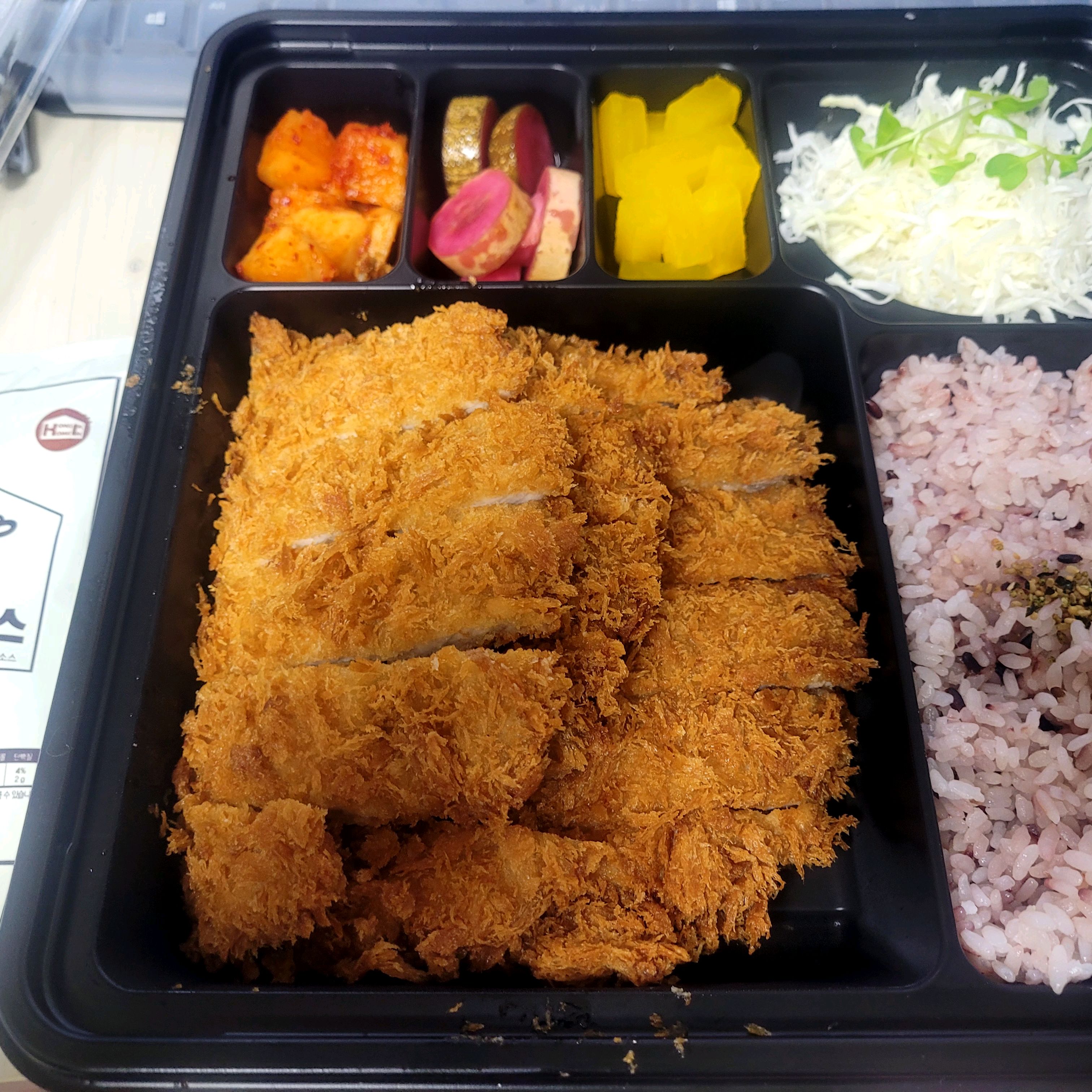 포장해서 먹는데 양도 많고 맛있네요 - 부산 명지 맛집 홍익돈까스 부산명지점