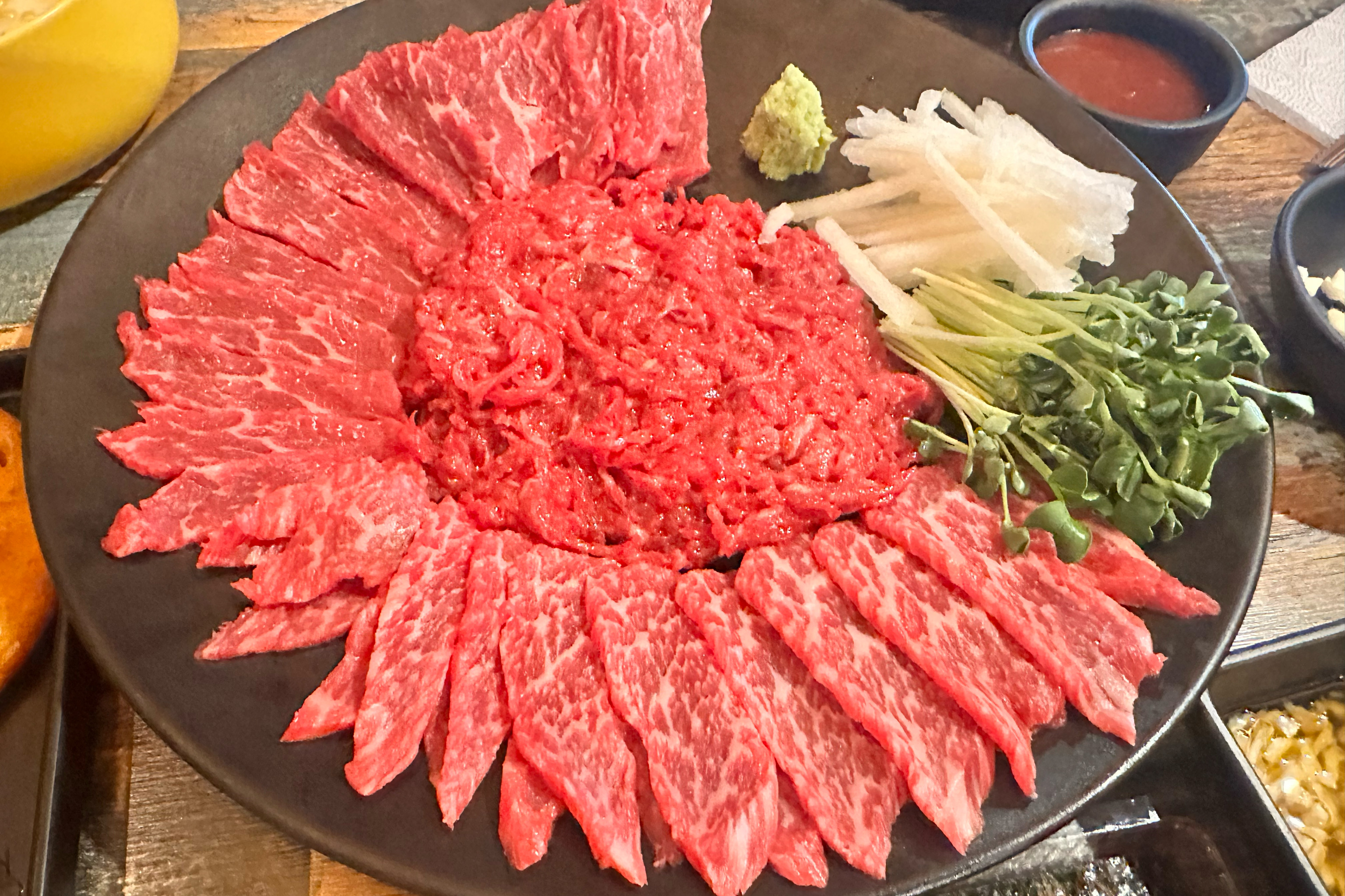 Neulpum Yukhoe, a famous restaurant in Susaek-dong, Eunpyeong-gu, Seoul