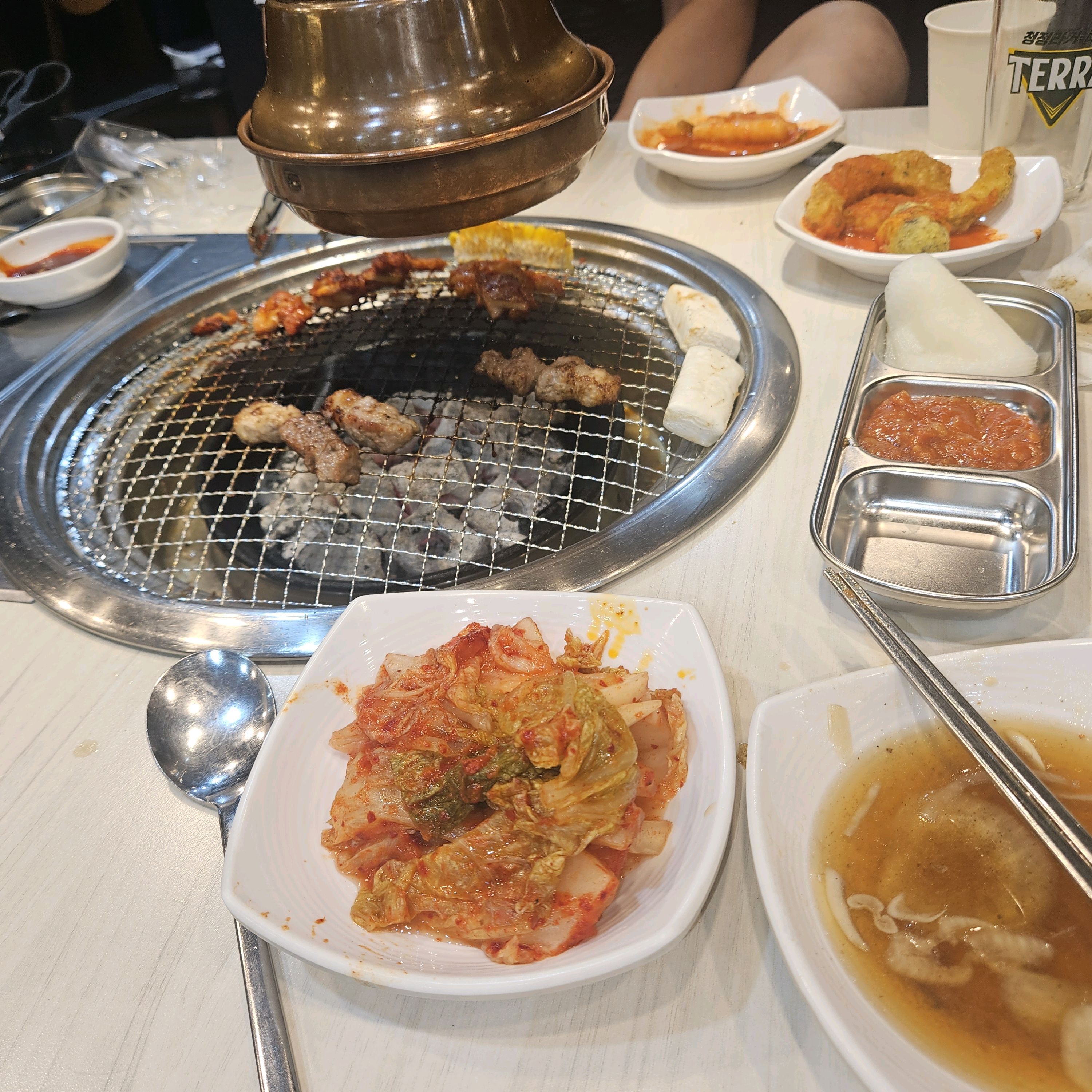 항상 대기가 길어서 집앞인데도 첫방문. 역시나 대기가 긴 이유가 있었네요ㅎ 고기도 맛있고