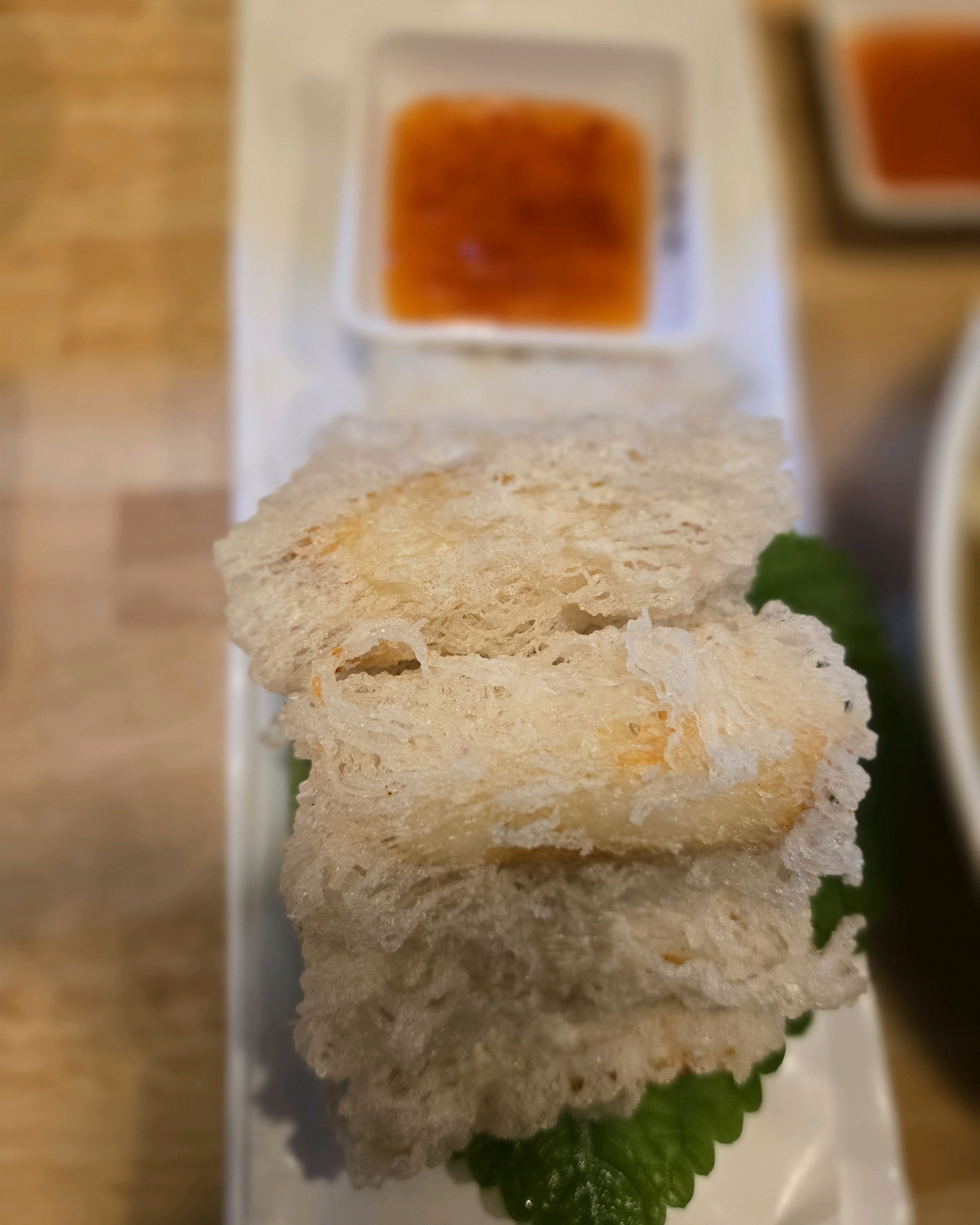 주말 세가족 점심식사 당첨! ㅎㅎ 짜조를 인당 1개씩 시켜서 배가 불렀네요. 깔끔하고 맛있