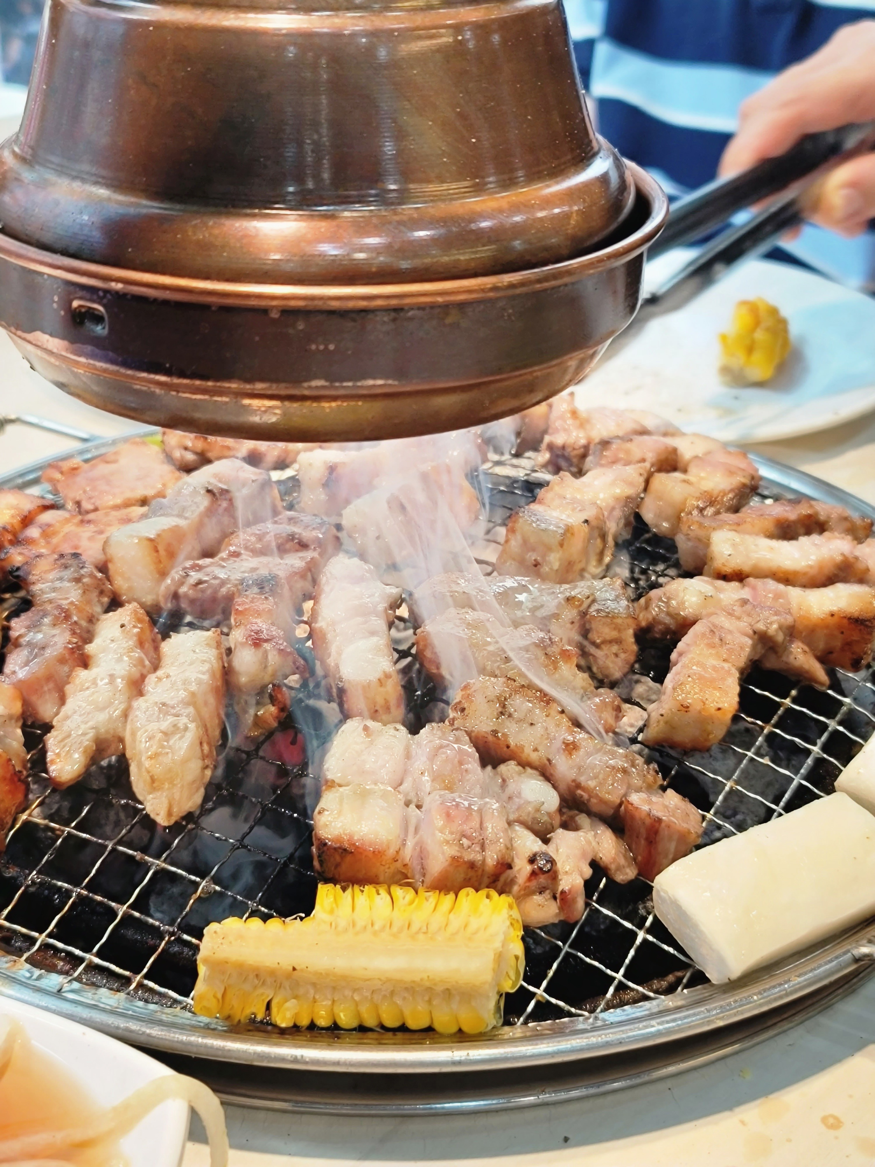 믿고 먹는 명륜진사갈비 자주 가족들과 외식하러 옵니다. 이번에 후레페퍼스테이크 새로나왔다고
