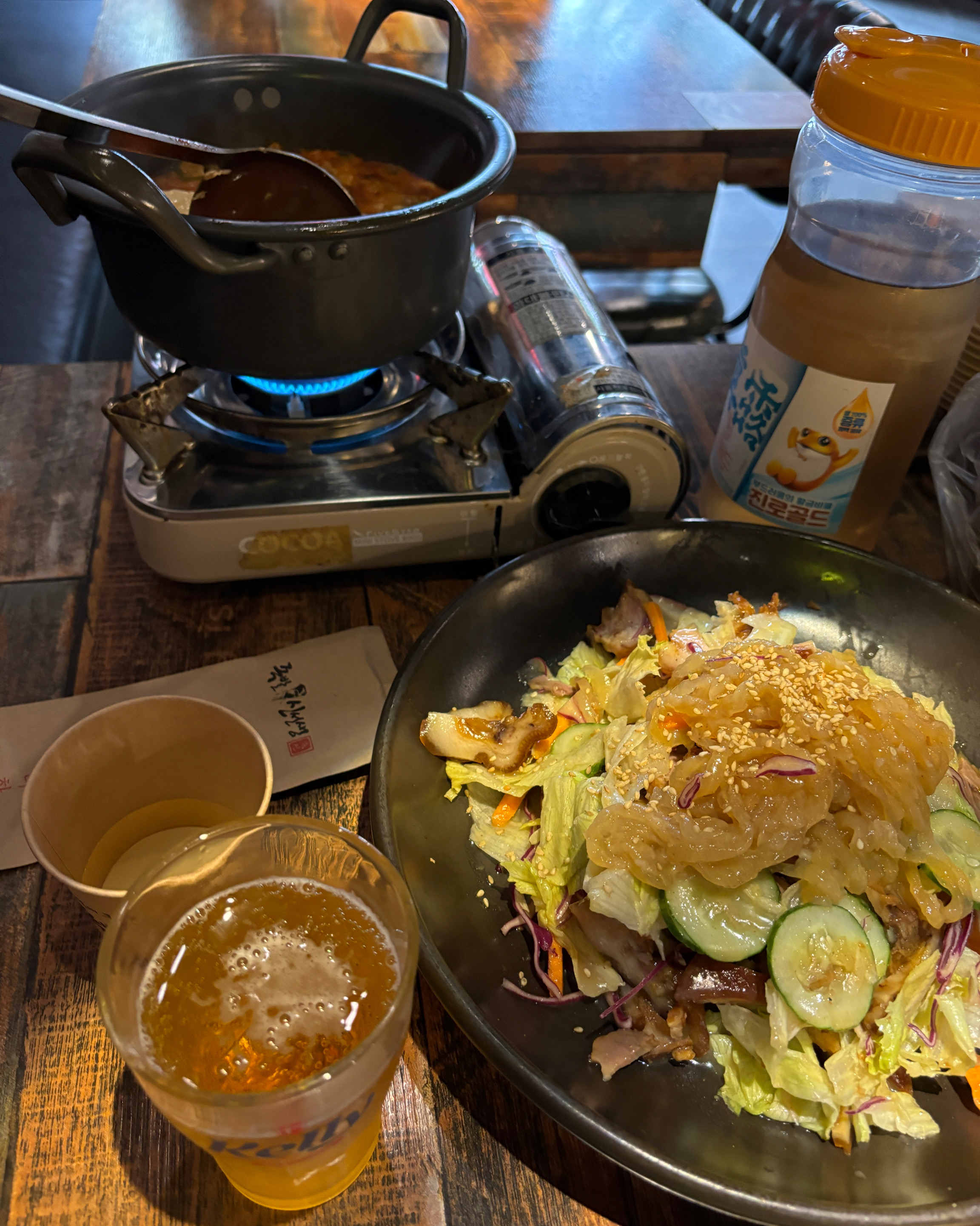 Mok-dong Branch of Jokbal Shin, a famous restaurant in Sinjeong-dong, Yangcheon-gu, Seoul