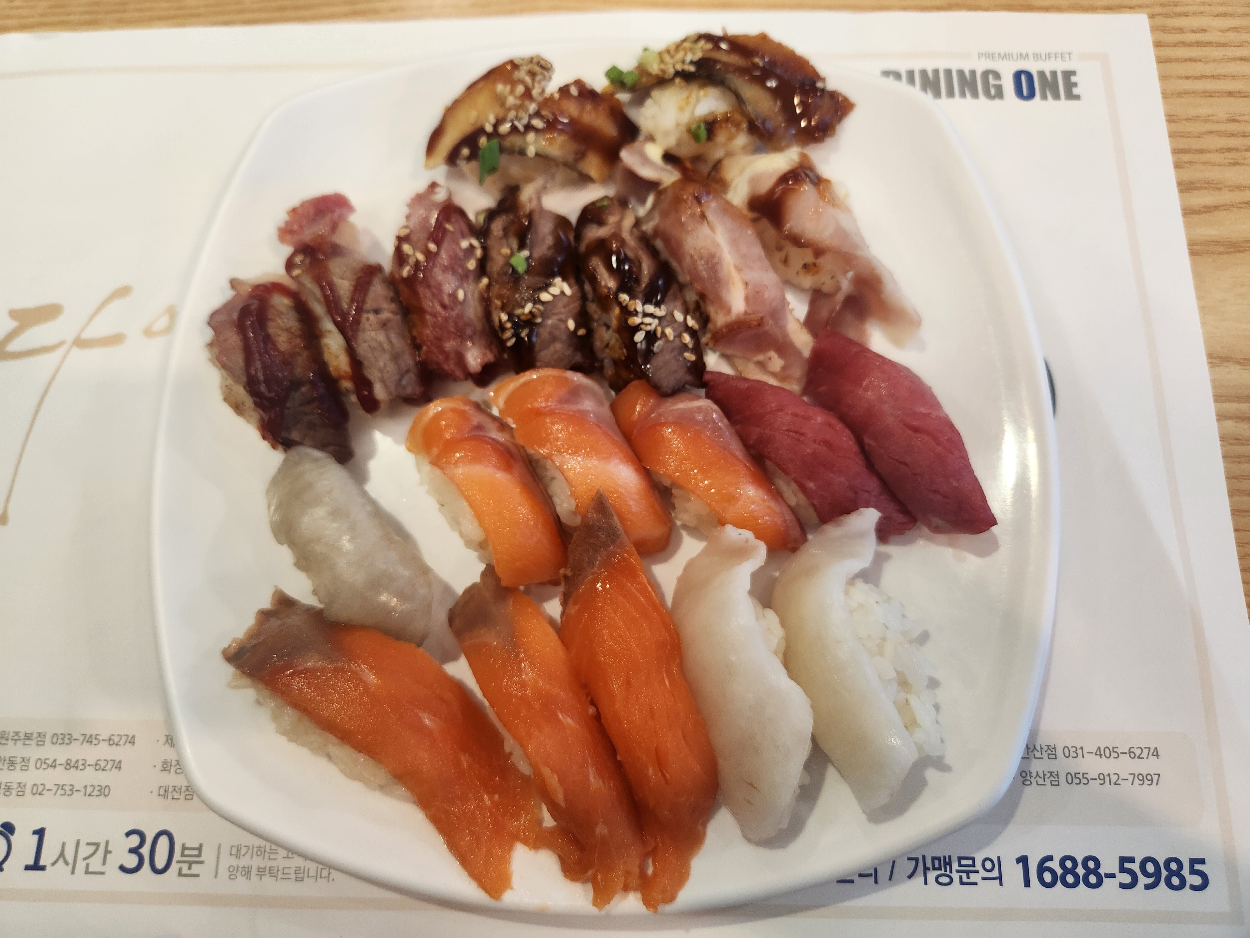 명동에서 이런 가격에 맛있는 초밥을 양껏 먹을수 있어서 자주 방문하는 곳입니다. 직원분들도