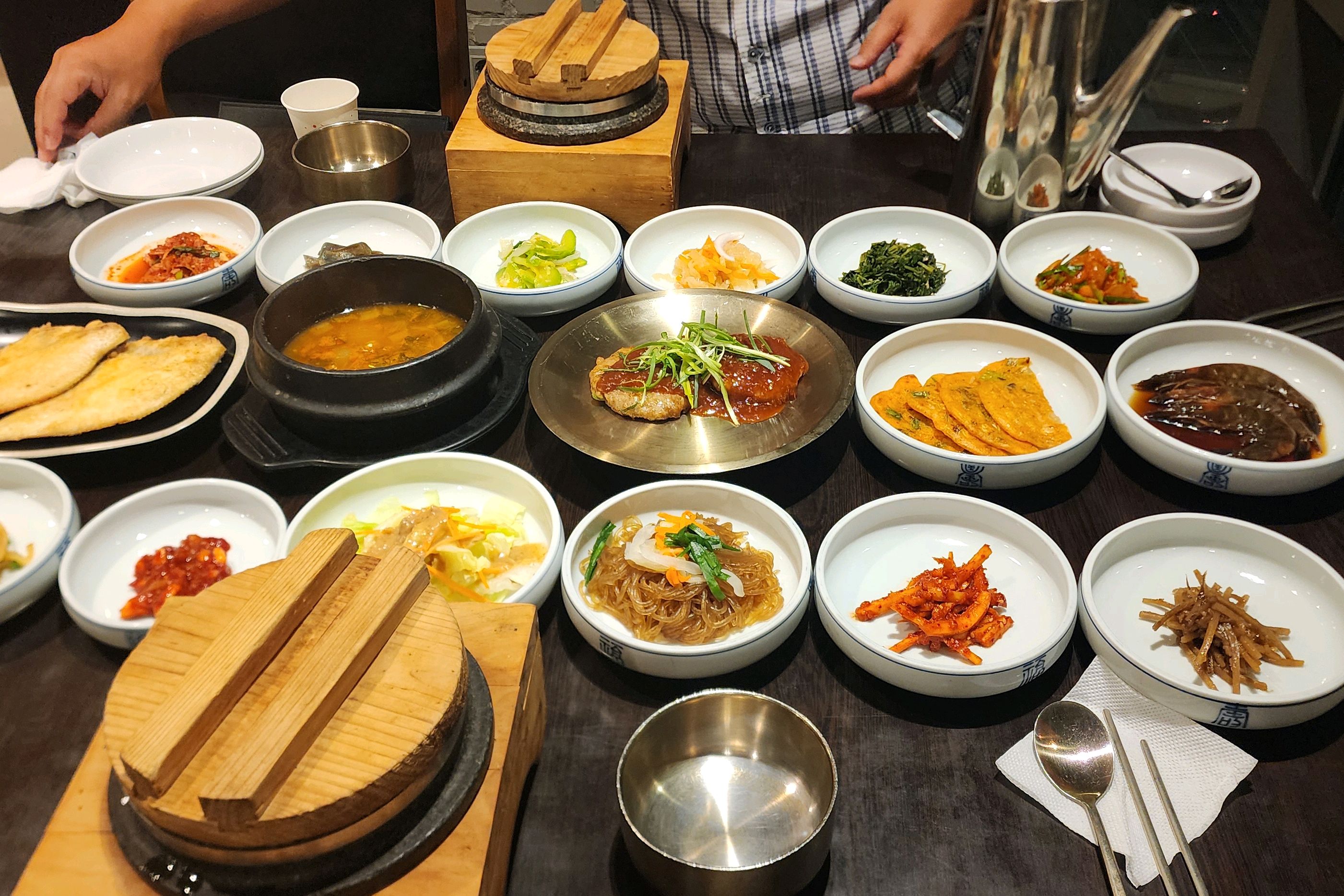 A Korean restaurant in Seokgwan-dong, Seongbuk-gu, Seoul