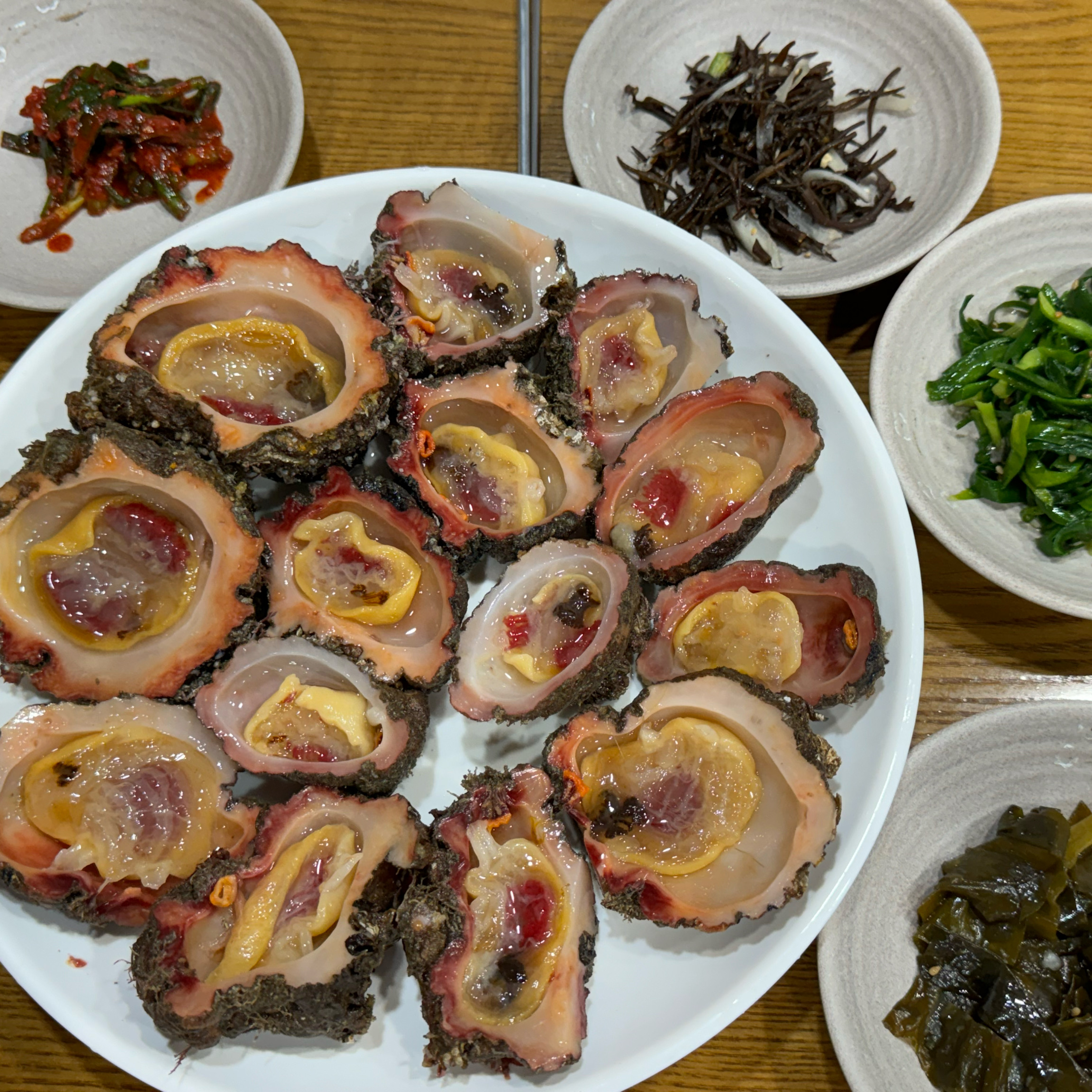 크 맛있더군요 돌멍게 철이면 제대로겠어요 ㅎㅎ - 제주 맛집 일통이반