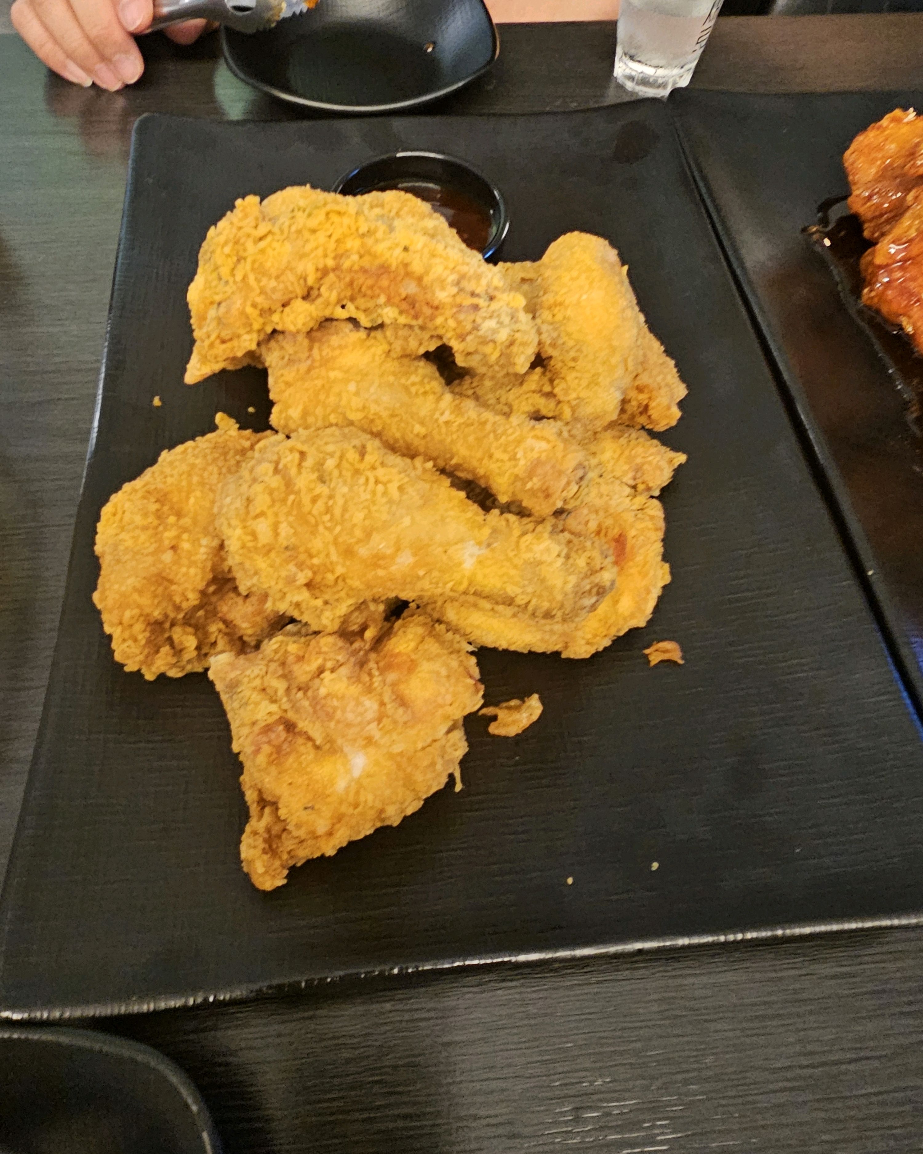 오랜만에 친구들 만나러 동네 마실! 친구가 맛있다해서 - 권선동 맛집 갓튀긴후라이드 권선인계점
