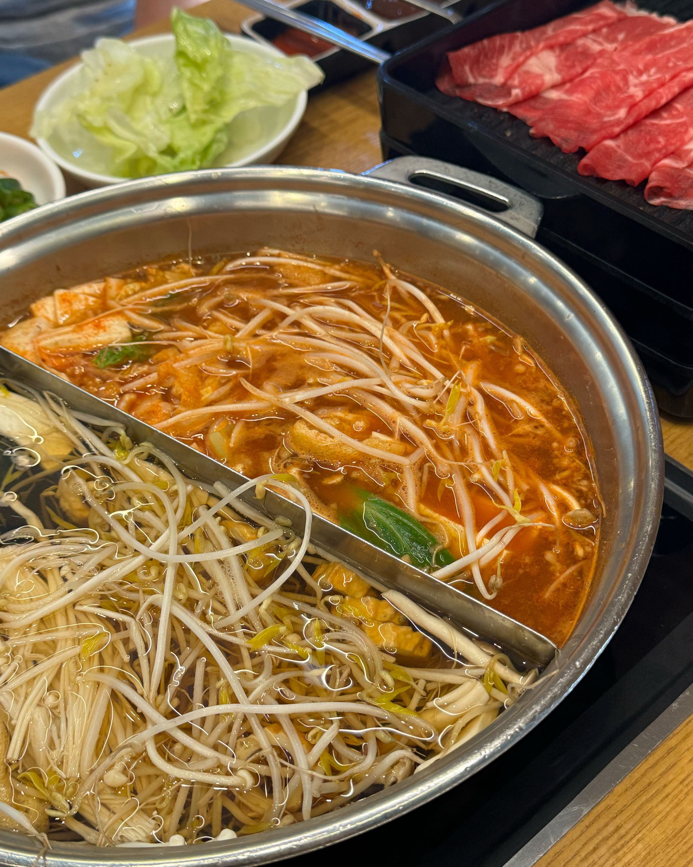 올만에 들른 샤브20~ 점심시간 거의 1시간 전에 도착해서 먹었는데 오히려 조용해서 더 잘