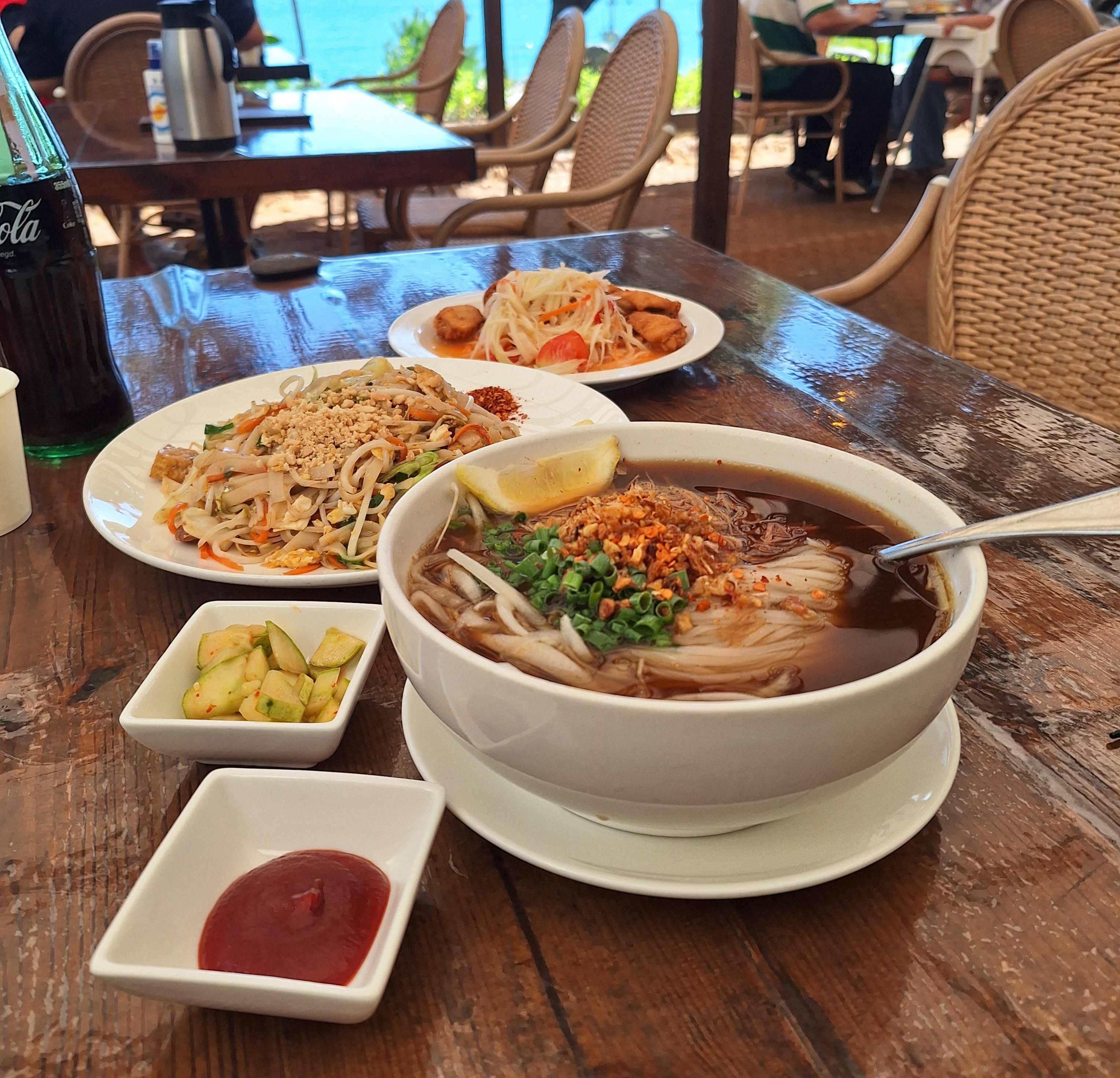 팟타이, 꿰띠여우 느어(쌀국수), 쏨땀까이 - 송정 맛집 어밤부 송정본점