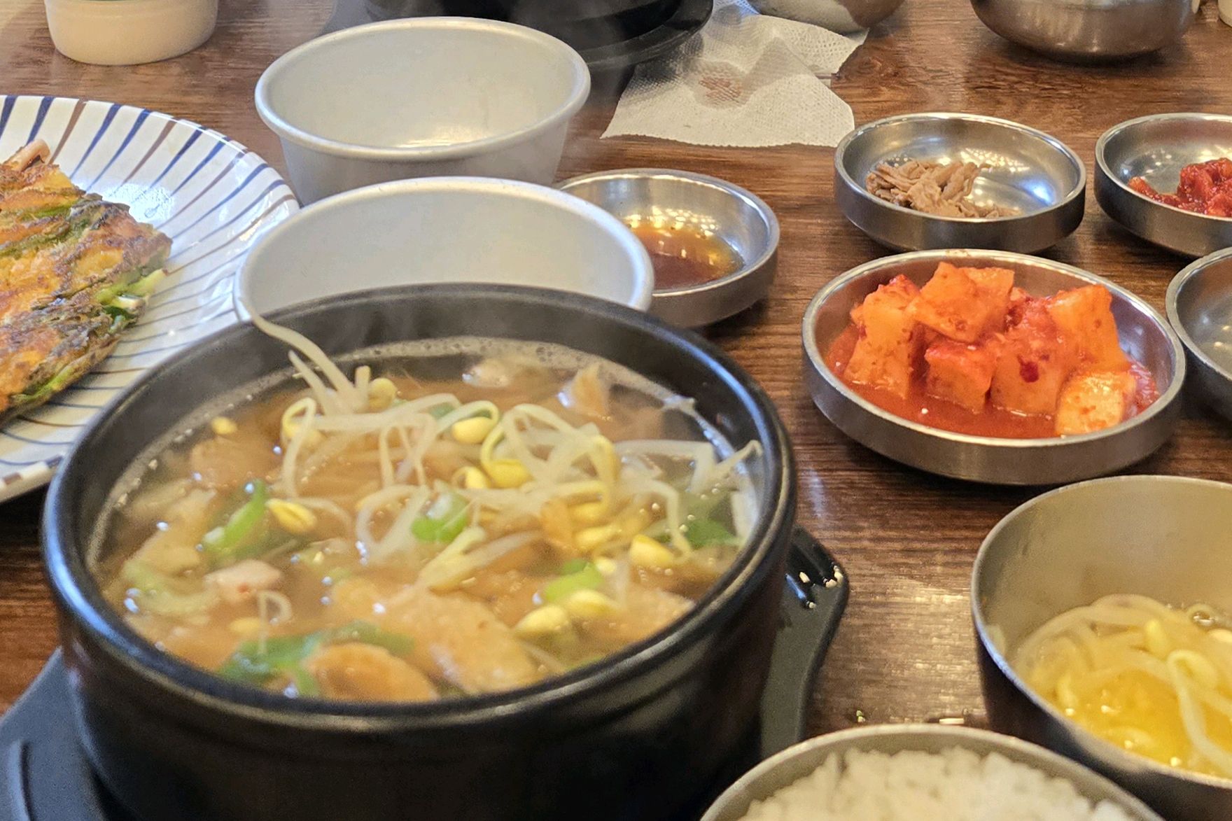 
서울시 은평구 대조동 맛집 넷길이콩나물국밥 은평본점