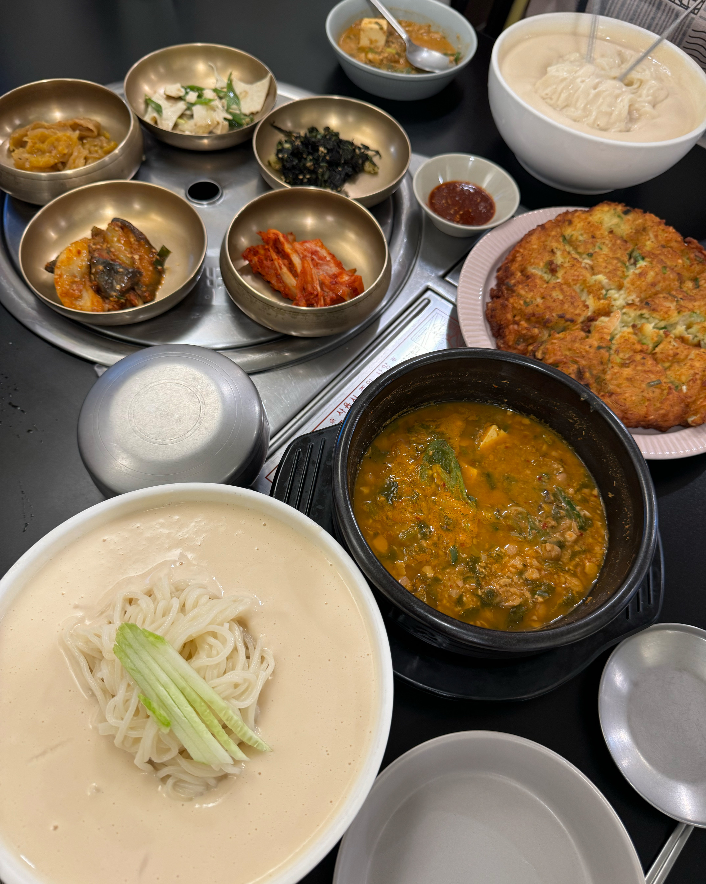 
둔촌동역식당 고모네원조콩탕황태탕