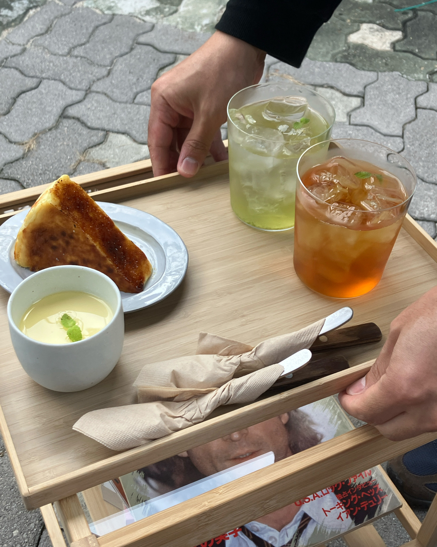 올때마다 기분이 좋아지는 - 망원동 맛집 꼬레소레하우스
