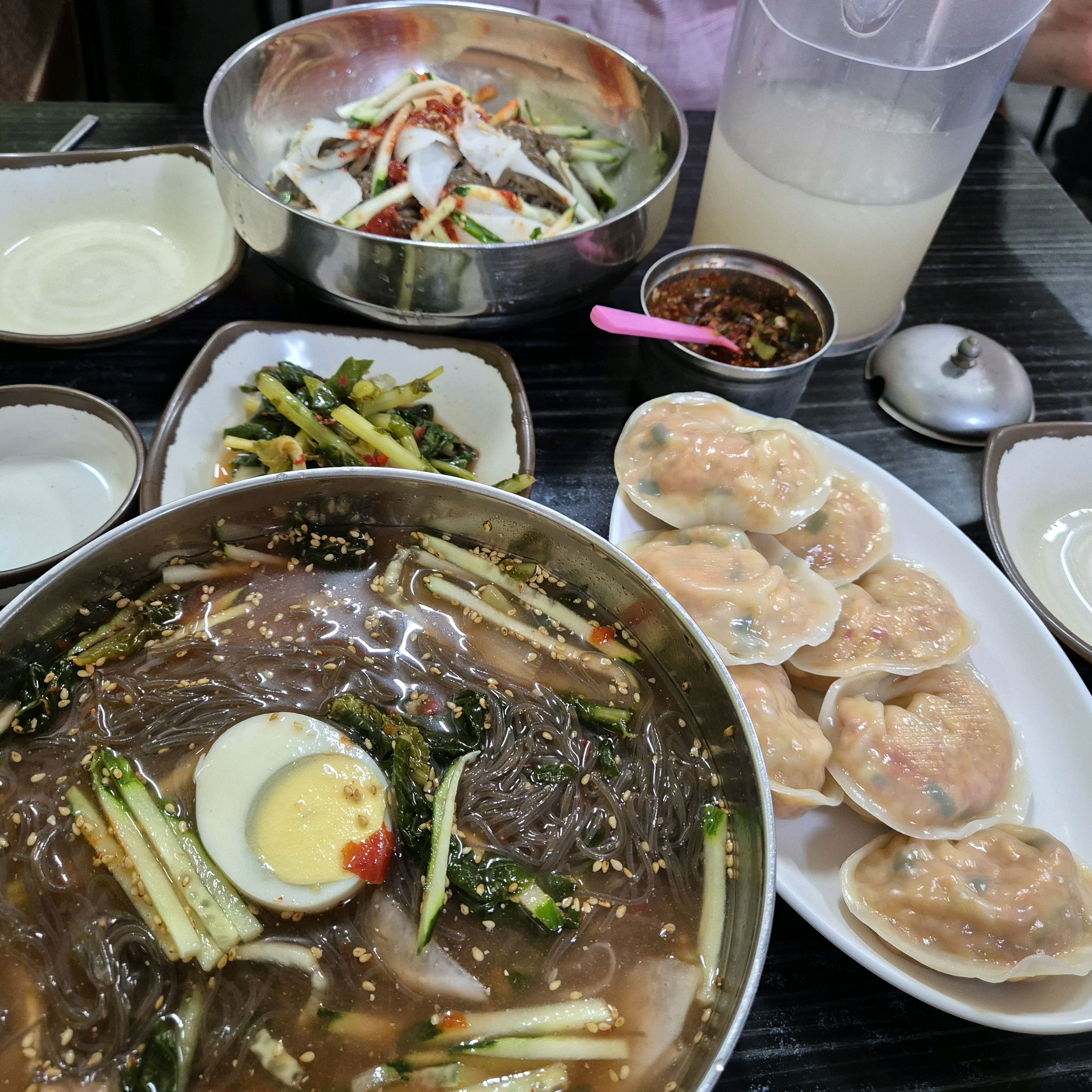 가게 들어서자마자 반갑게 인사해주셔서 - 천호동 맛집 꽃집냉면