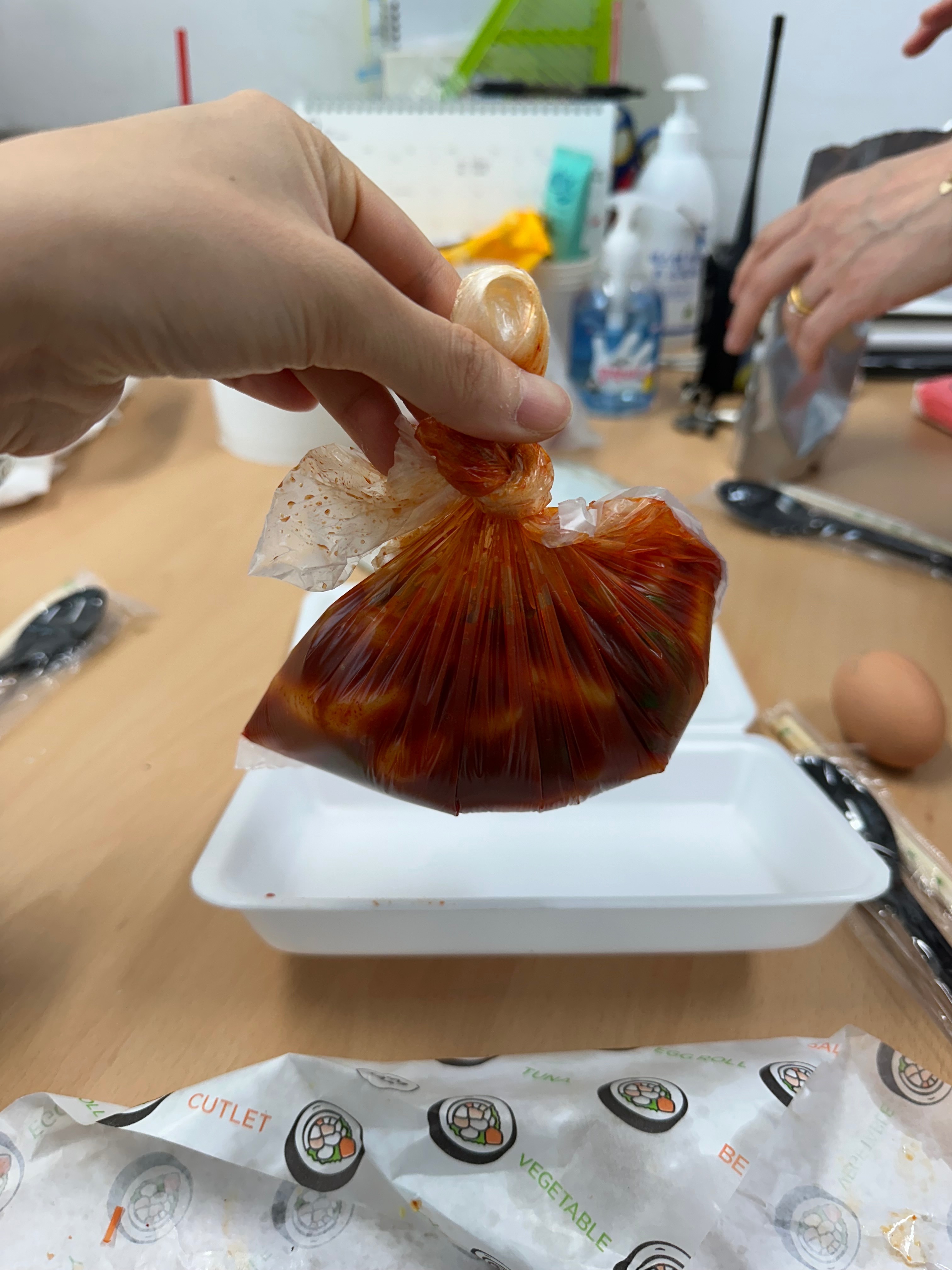 쌀떡볶이 5000원 양이 2000원어치만도 못해요... 같이 먹은 회사사람들 모두 이거 맞