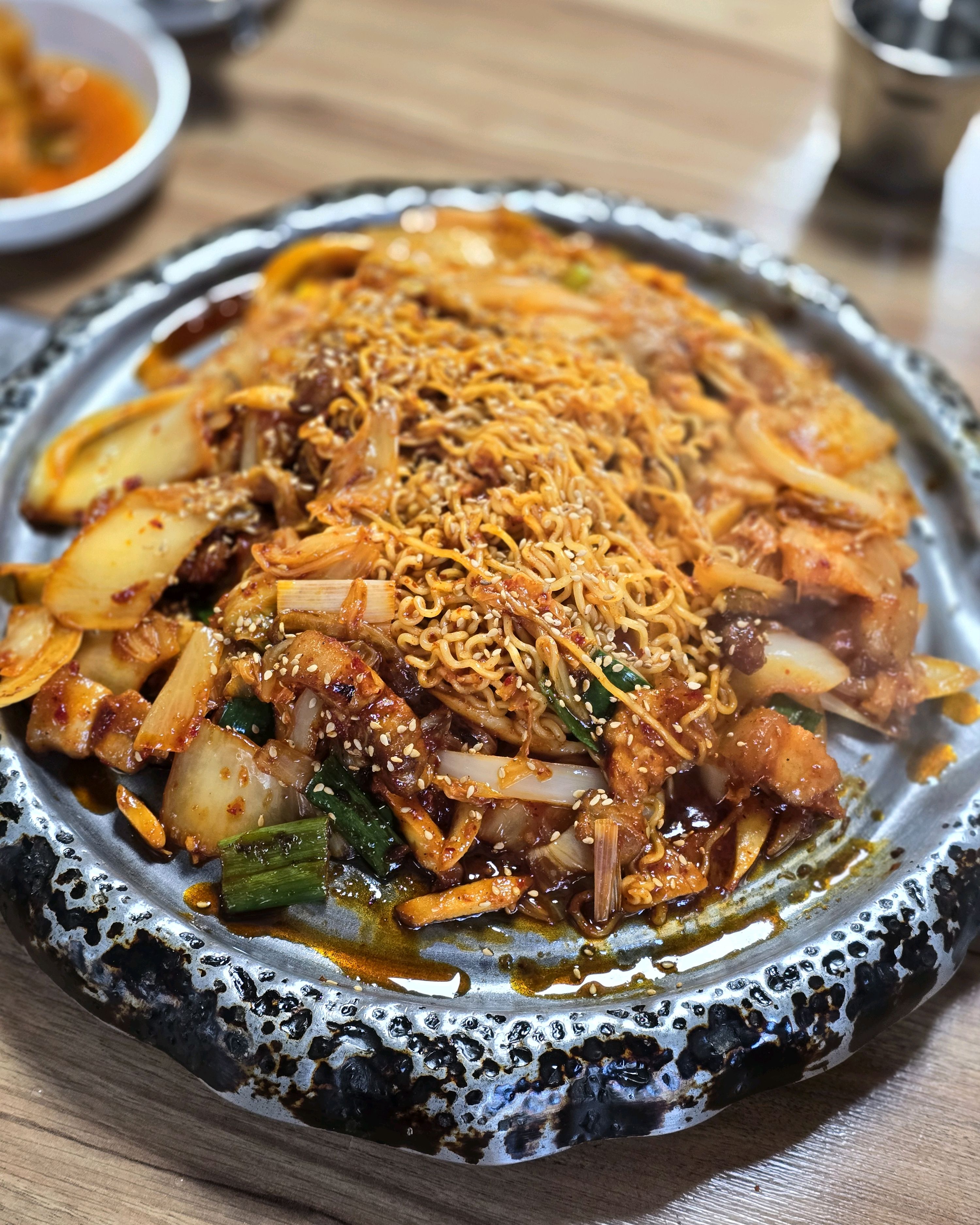  서울시 성동구 송정동 맛집 통돼지 두루치기 김치찌개 전문점