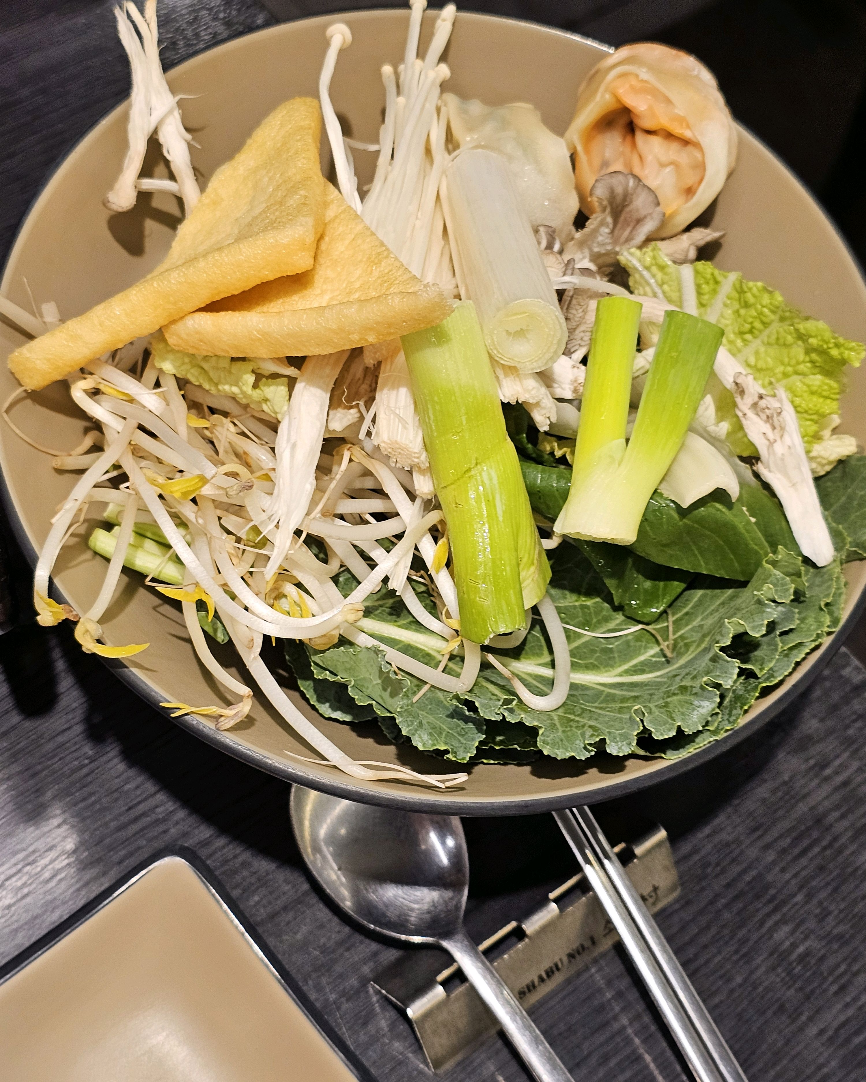 샤브샤브에 넣을 야채랑 면 사리, 월남쌈 야채는 무한리필이고 - 발산역 맛집 소담촌 마곡점