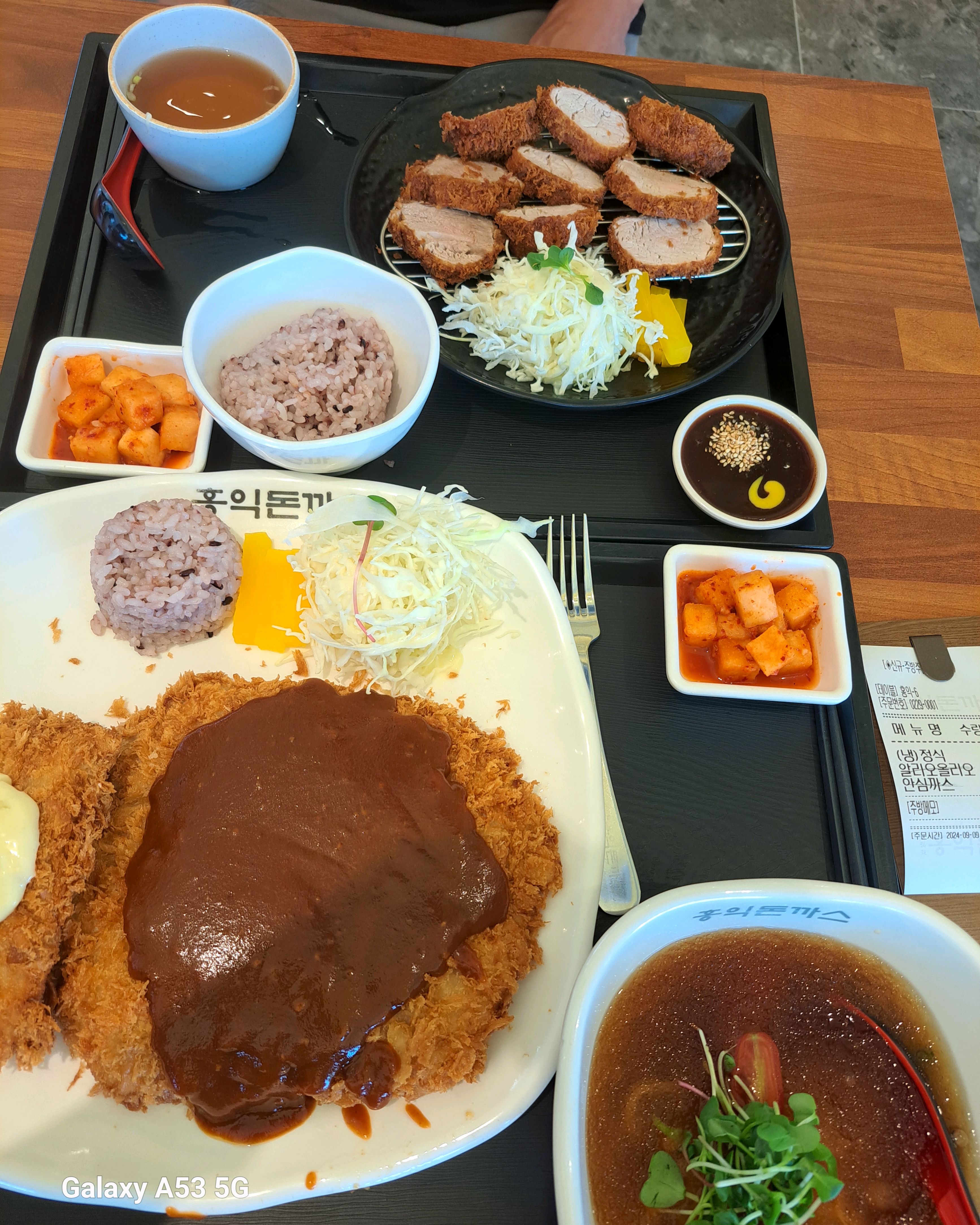 양이 타홍익돈까스보다 많고 신선하네요 - 구미 금오산 맛집 홍익돈까스 구미금오산점