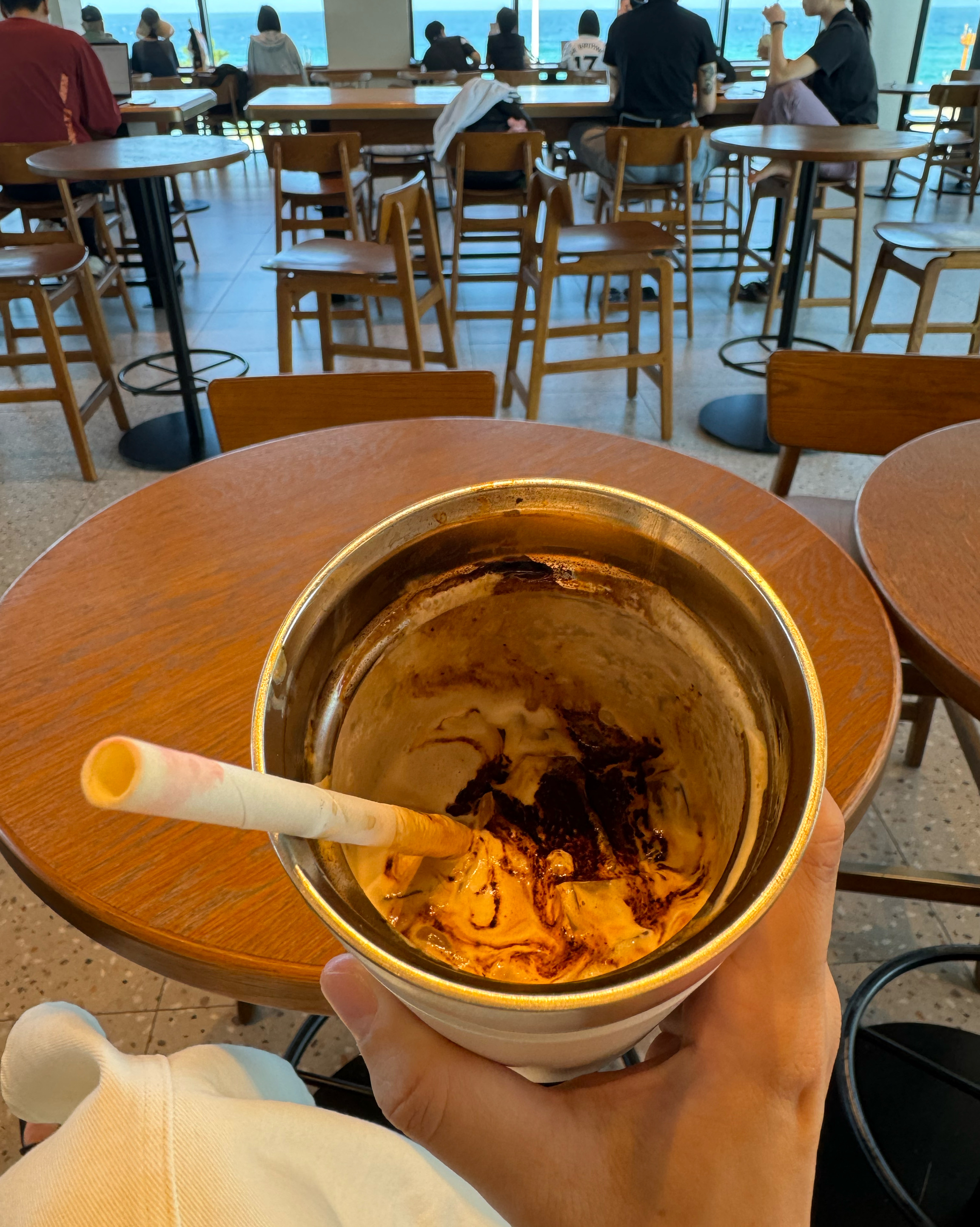 뷰도 너무 시원하고 예쁘고, - 경포대 맛집 스타벅스 강릉강문해변점