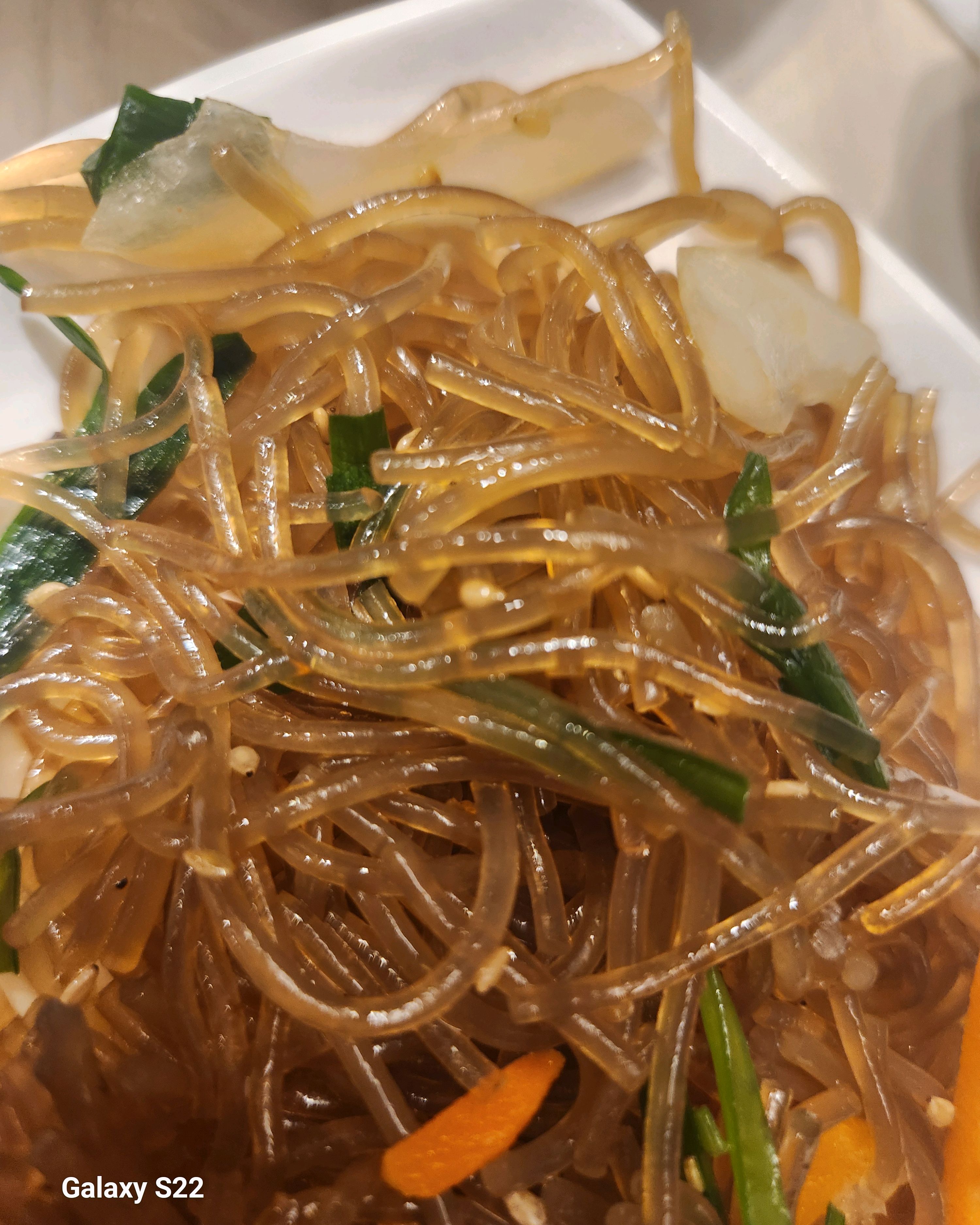 음.. 지난번 보다 고기 질이 안 좋아진것 같아요. 무엇보다 수저나 컵 등의 상태가 청결하