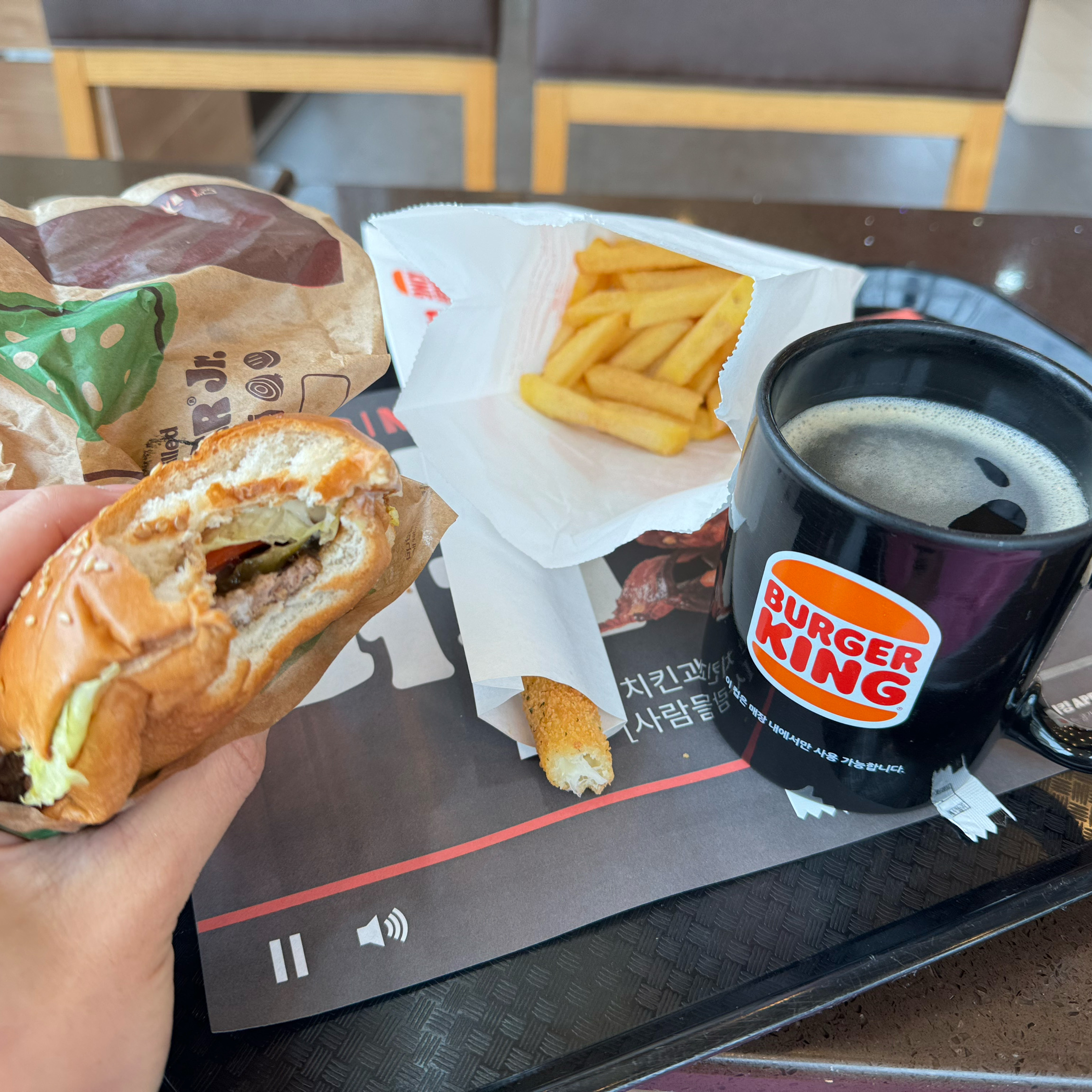 버거킹에 요즘 빠졌어요! 너무 좋아요~! - 아바이마을 맛집 버거킹 속초DT점