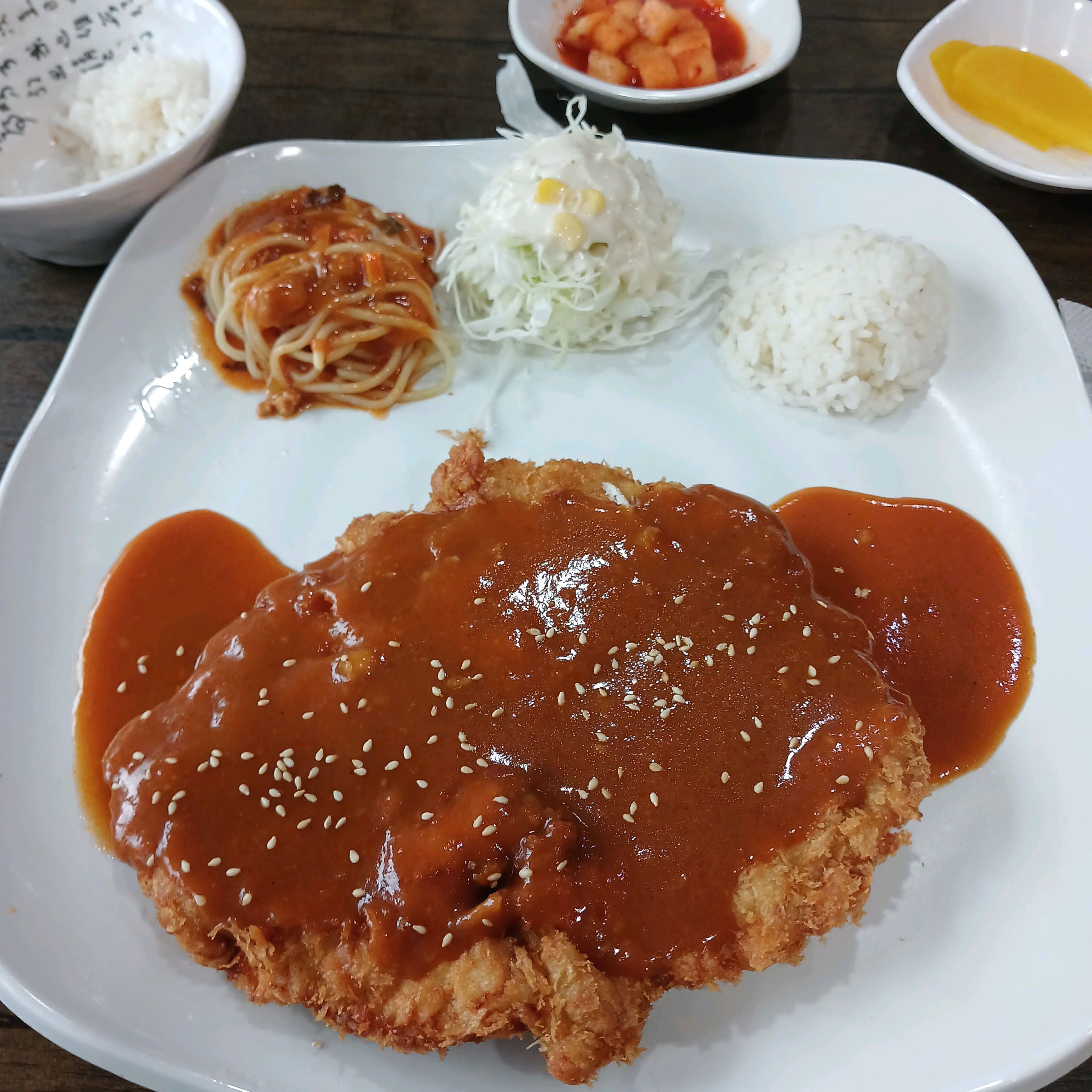 
서울시 노원구 중계동 맛집 돈까스먹는용만이