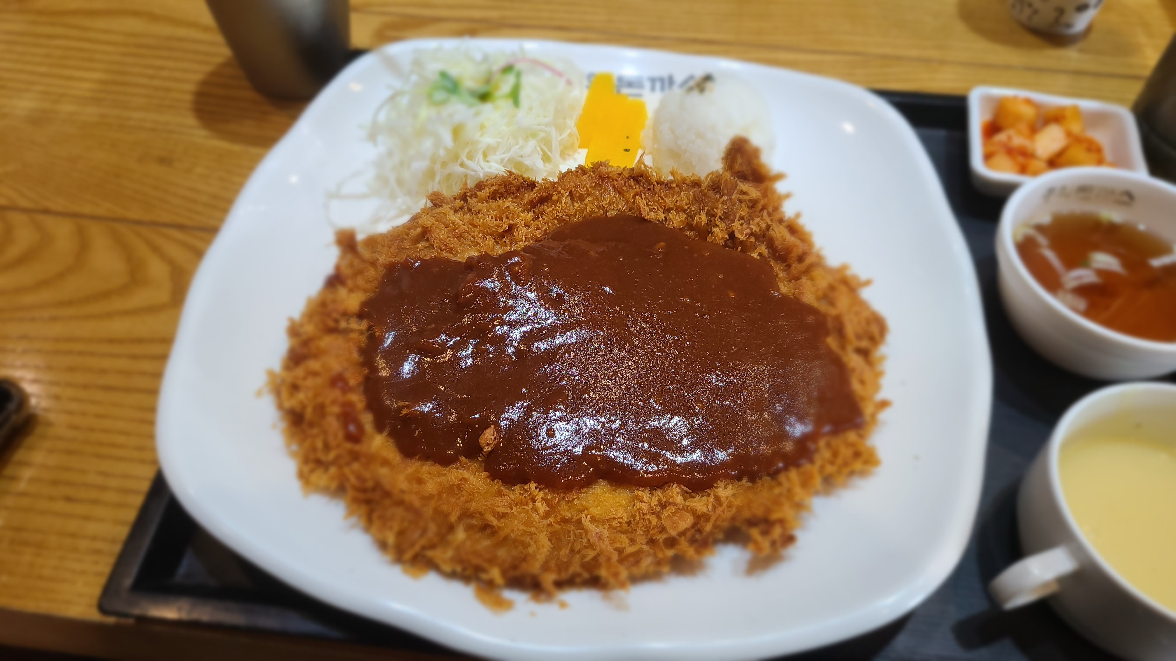 사람들이 많이 가는 이유를 알것같습니당 ㅎㅎ - 일산 식사동 맛집 홍익돈까스 일산식사점