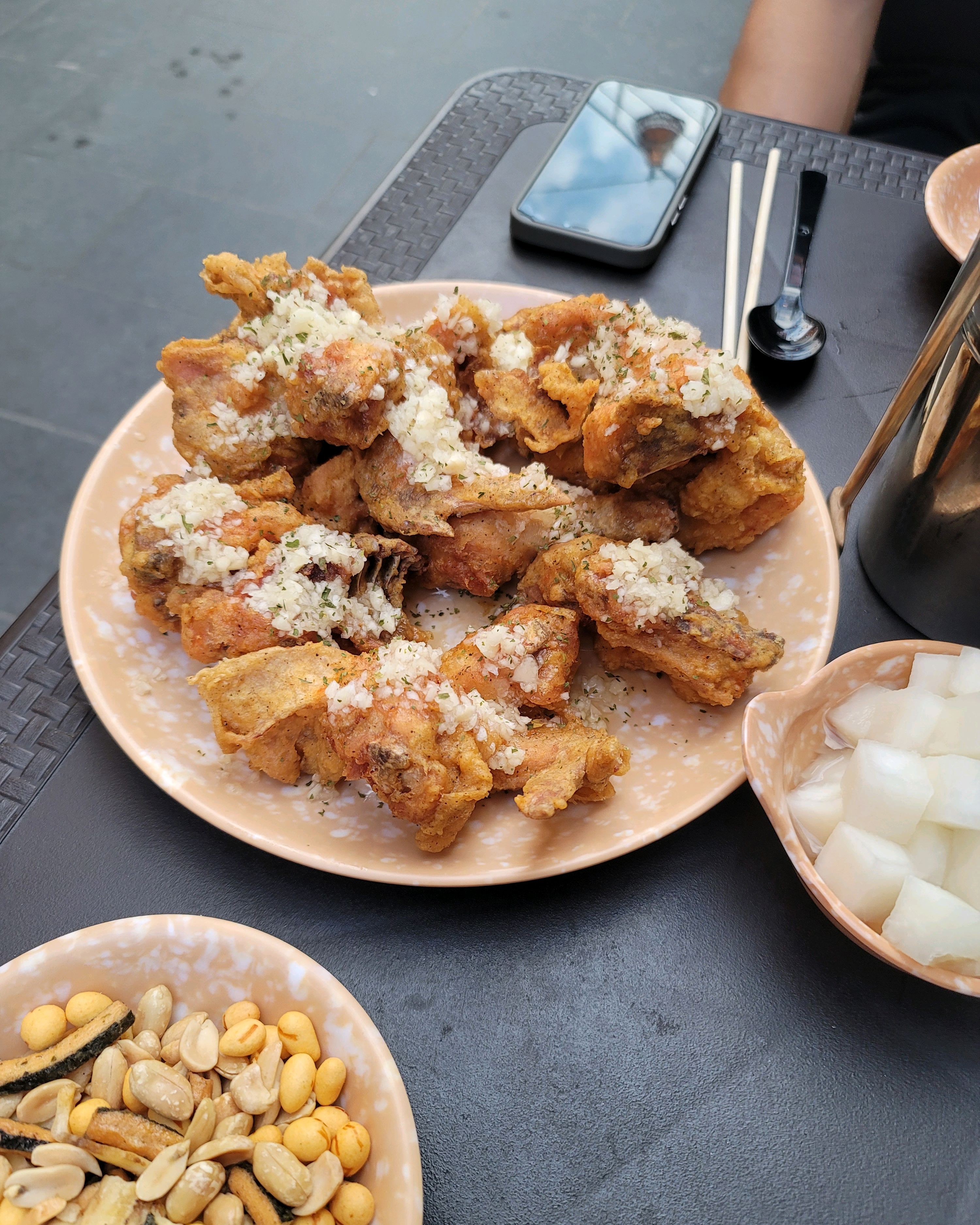 강아지랑 갈곳 찾다가 발견한곳인데 분위기도 좋고 음식 맛도 좋아요! - 불당동 맛집 골목상회