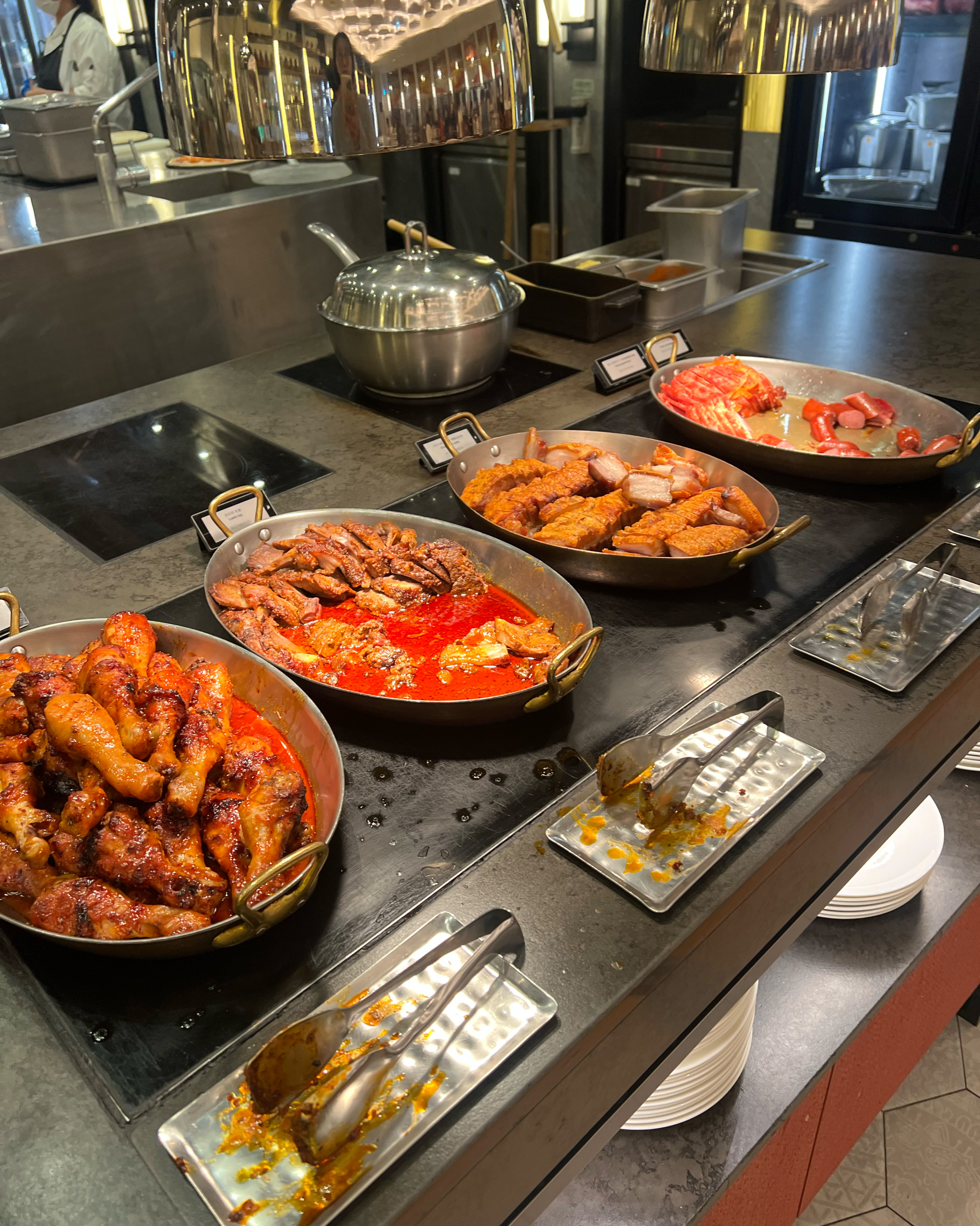 제주신라 파크뷰와 다른점은 그랜드키친에는 신선한 회와 초밥이 나옵니다. 요리구성도 많구요 