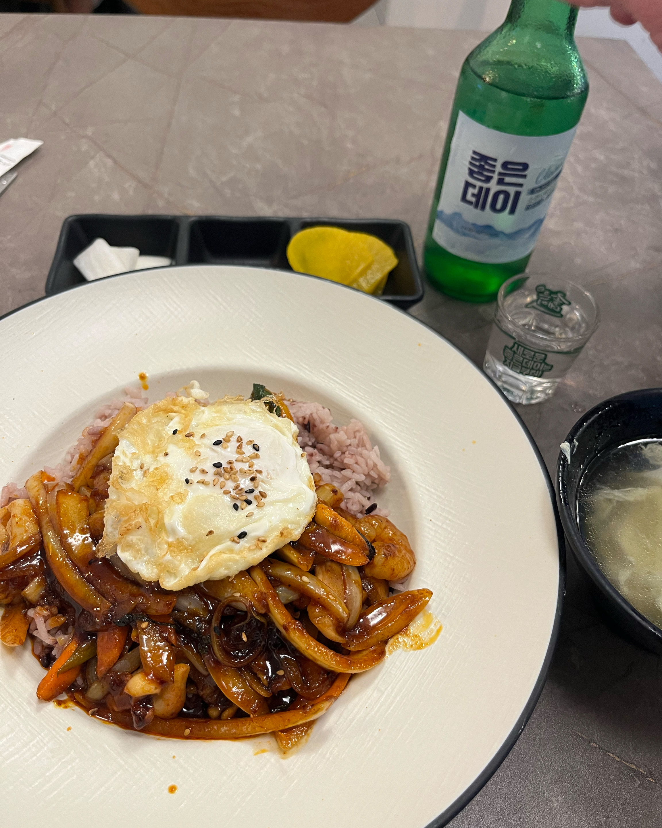 1도 기대없이 들어갔다가 정말 잘먹고 나왔습니다!! - 부산역 맛집 하반장짬뽕 오늘도난닭치킨