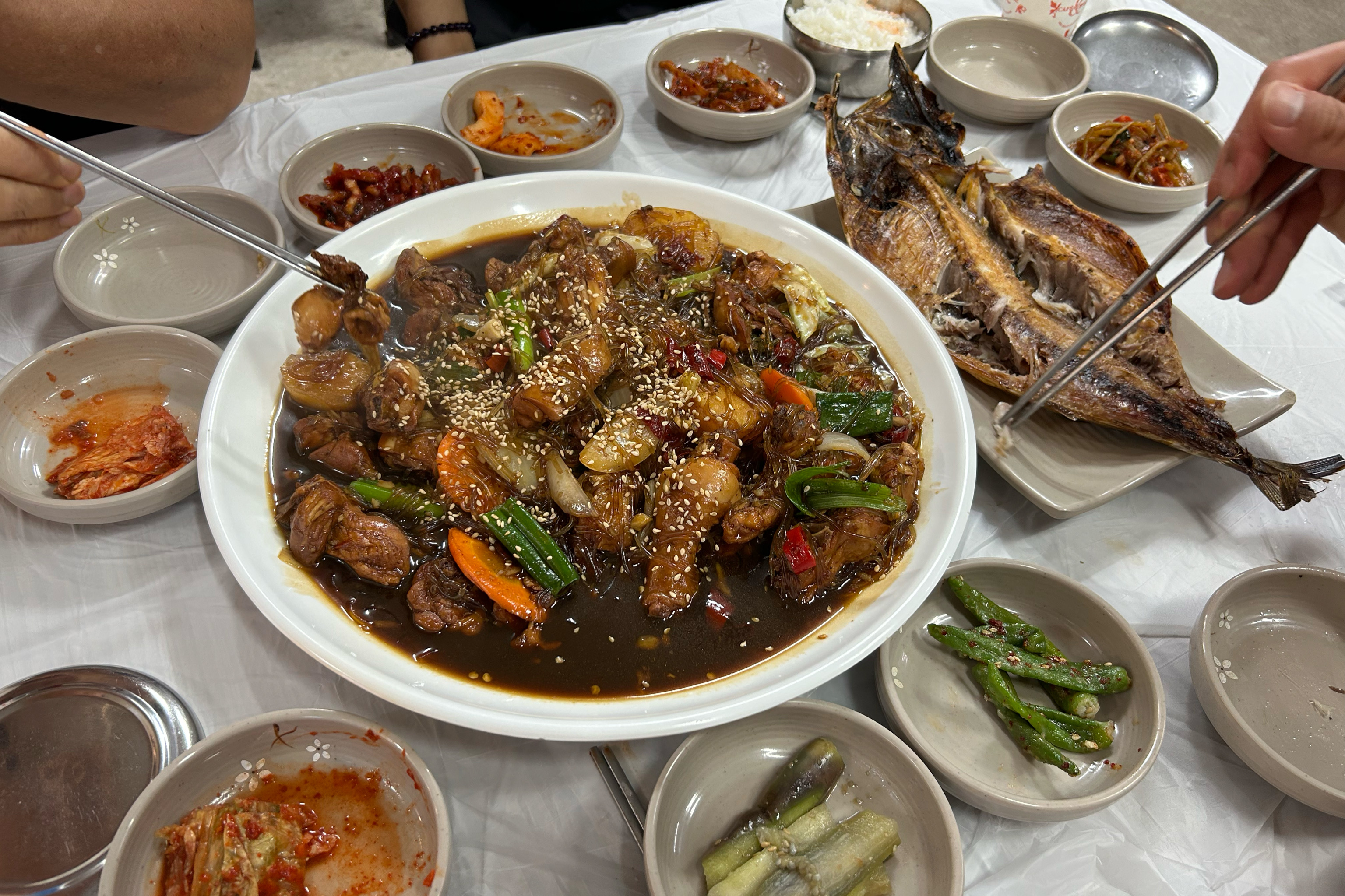 명절에 가족들이랑 하회마을 갔다가 들렸어요! 관광지 음식점이라서 큰 기대없이 방문했는데 음