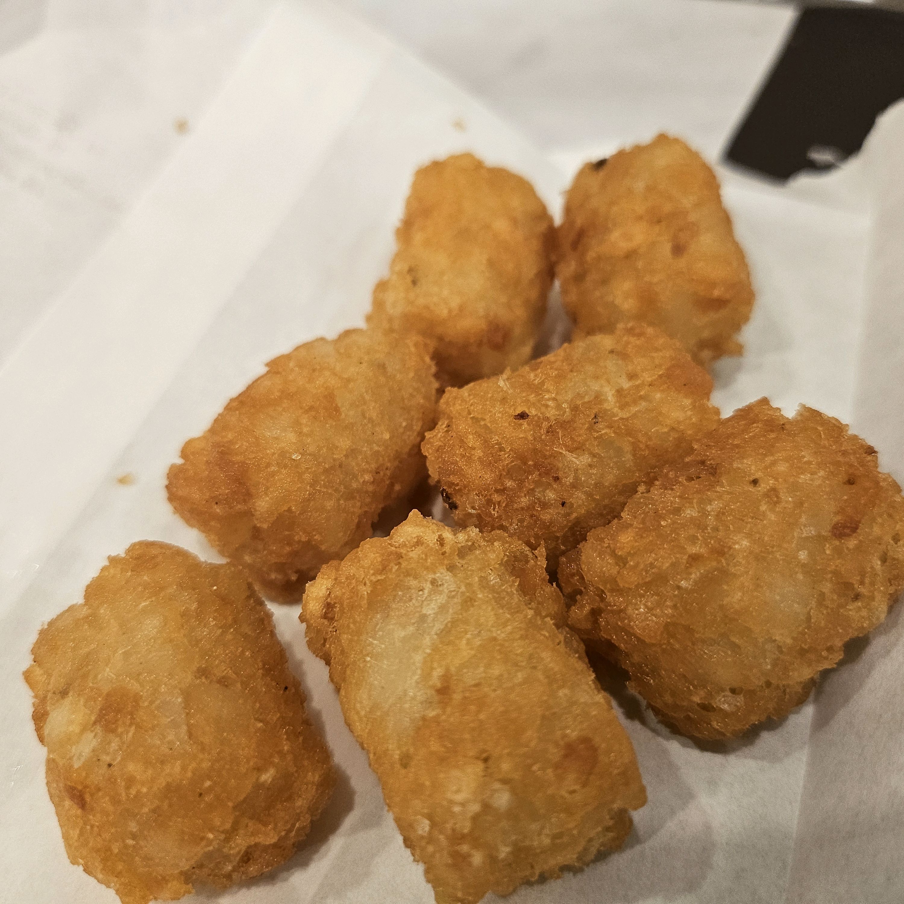포테이토팝 왜이렇게 맛있어요 ! ^^ 명절에 여행와서 해피추석 첫 끼를 이삭토스트로~ 오