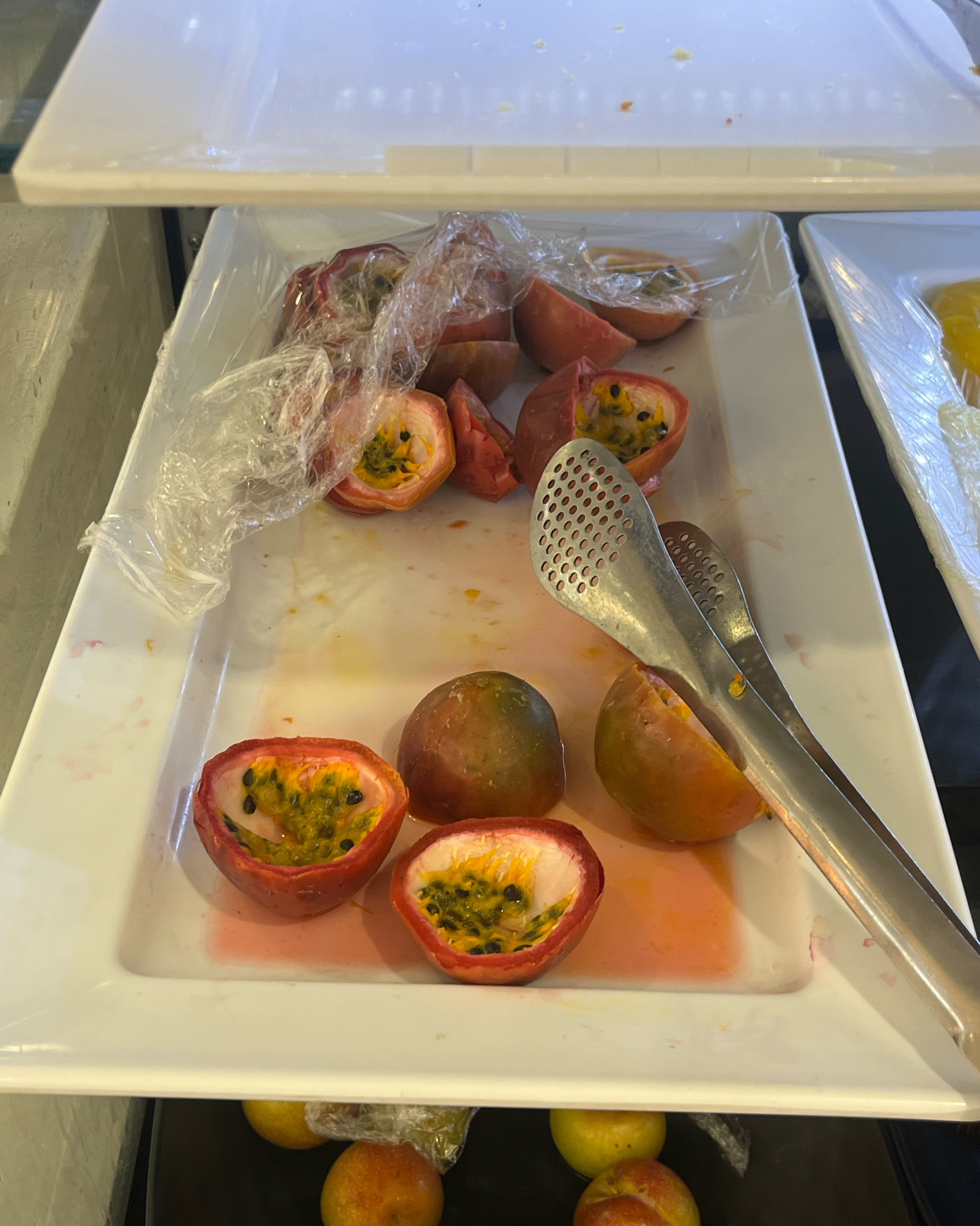위생상태 정말 별로였고.. 신경을 써주셔야할것같아요 - 명동 맛집 다이닝원 명동점