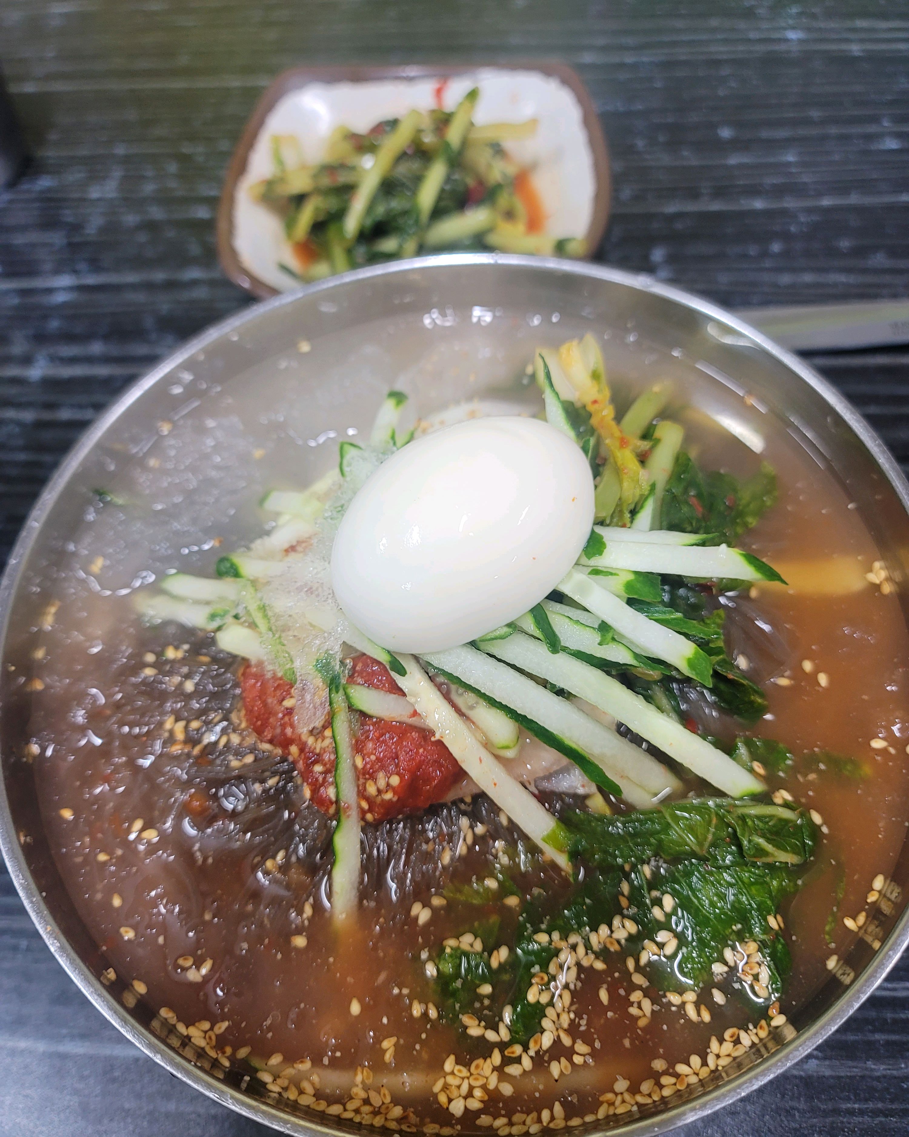 사장님 직원분들 친절하시고. 열무냉면 참 맛있습니다. - 천호동 맛집 꽃집냉면
