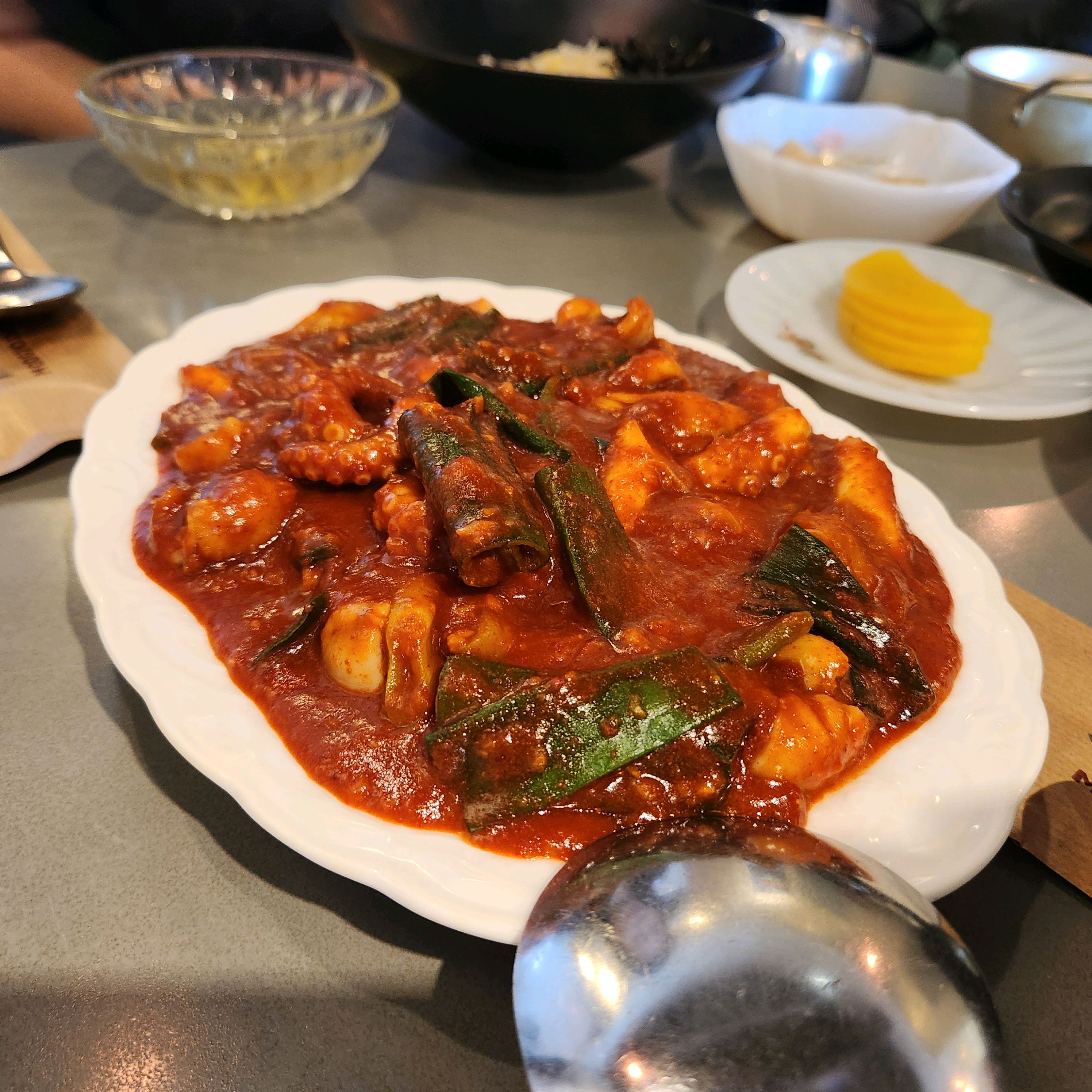Yugyo-dong Octopus Main Store, Myeong-dong Restaurant, Jung-gu, Seoul