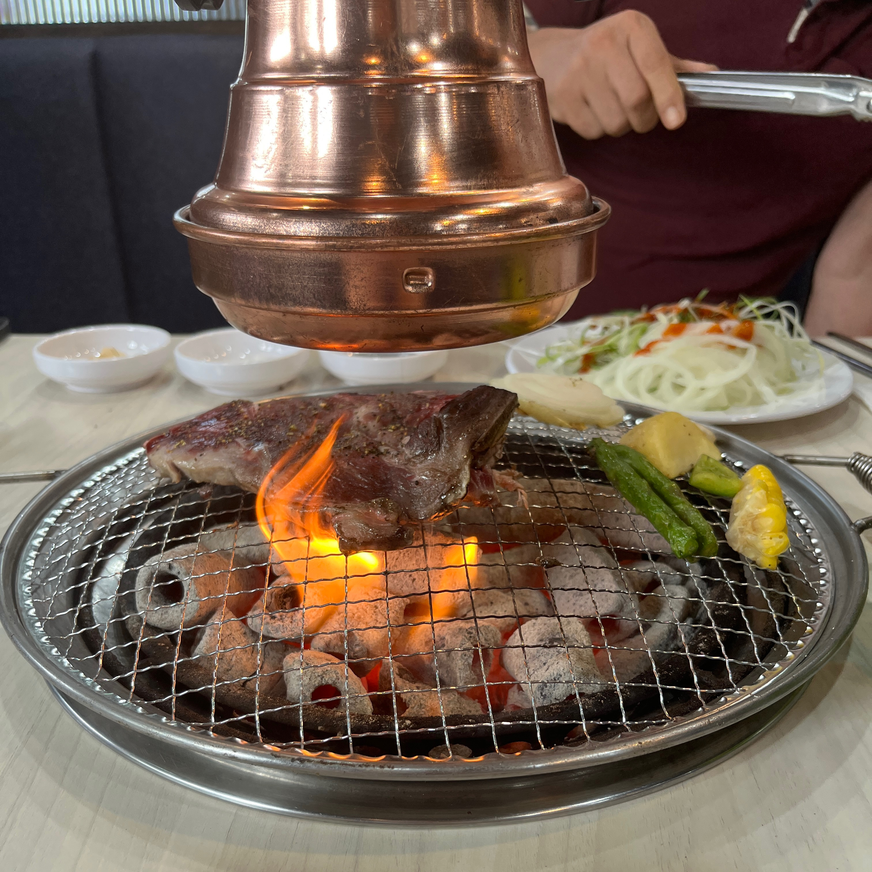 추석연휴 마지막날 12시 오픈이라 11시50분쯤 갔는데 문이 안열려 사람들이 몇 분 계시더