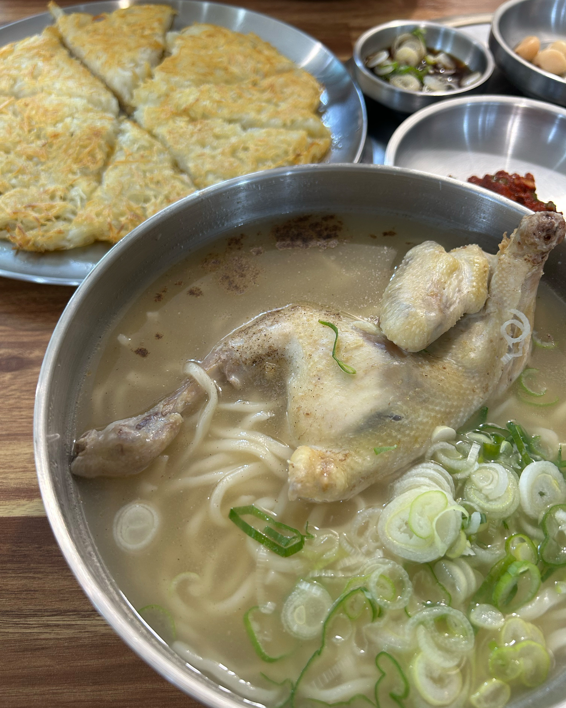  서울시 중구 회현동 맛집 효담칼국수 닭한마리 명동본점