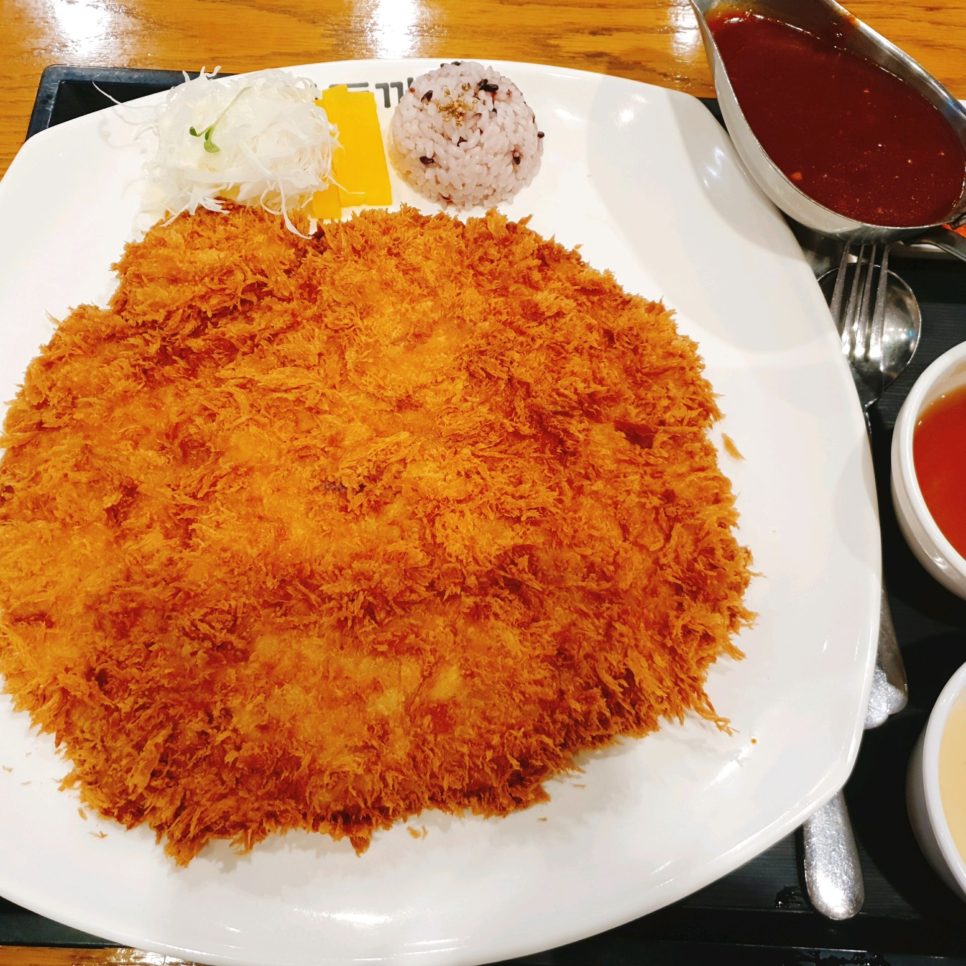 왕돈까스 13,000원 - 부산 남포동 맛집 홍익돈까스 부산남포점