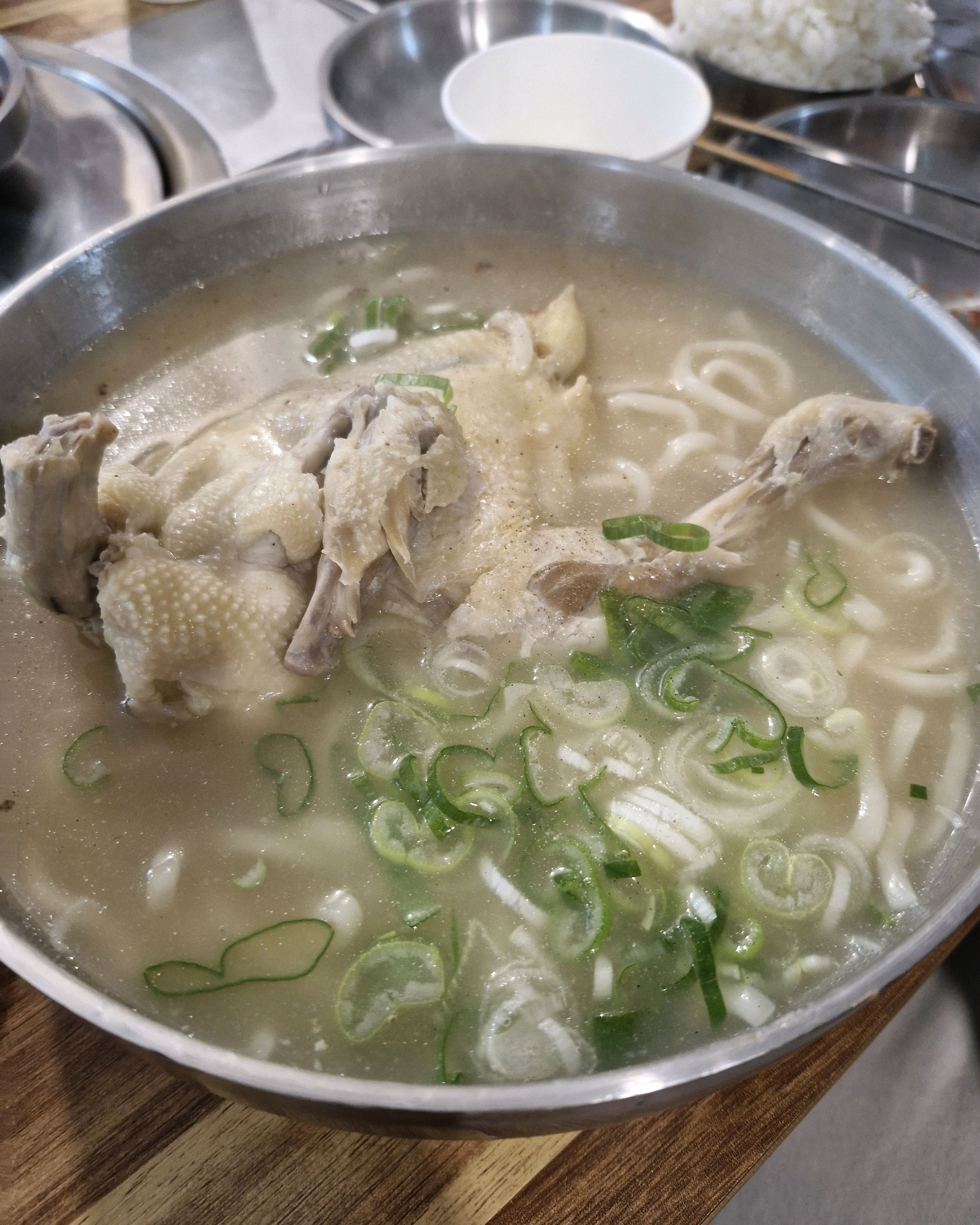  서울시 중구 회현동 맛집 효담칼국수 닭한마리 명동본점