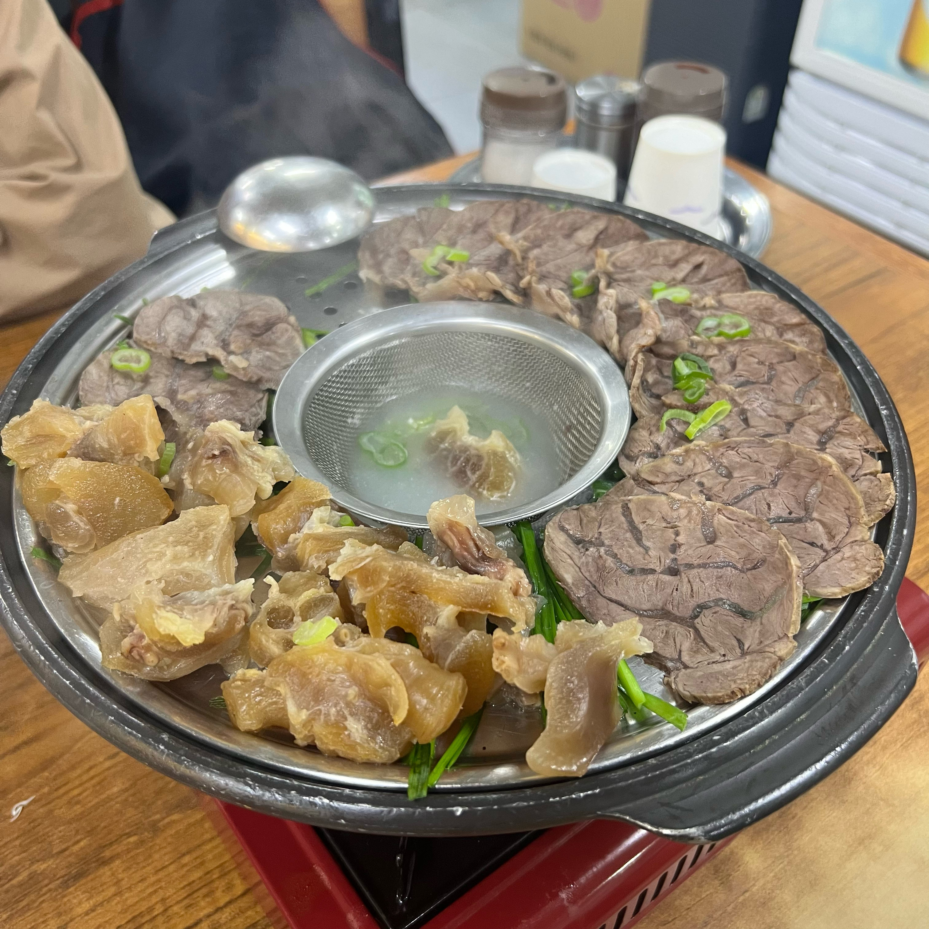 Yongmun Haejangguk, a good restaurant in Yongmun-dong, Yongsan-gu, Seoul