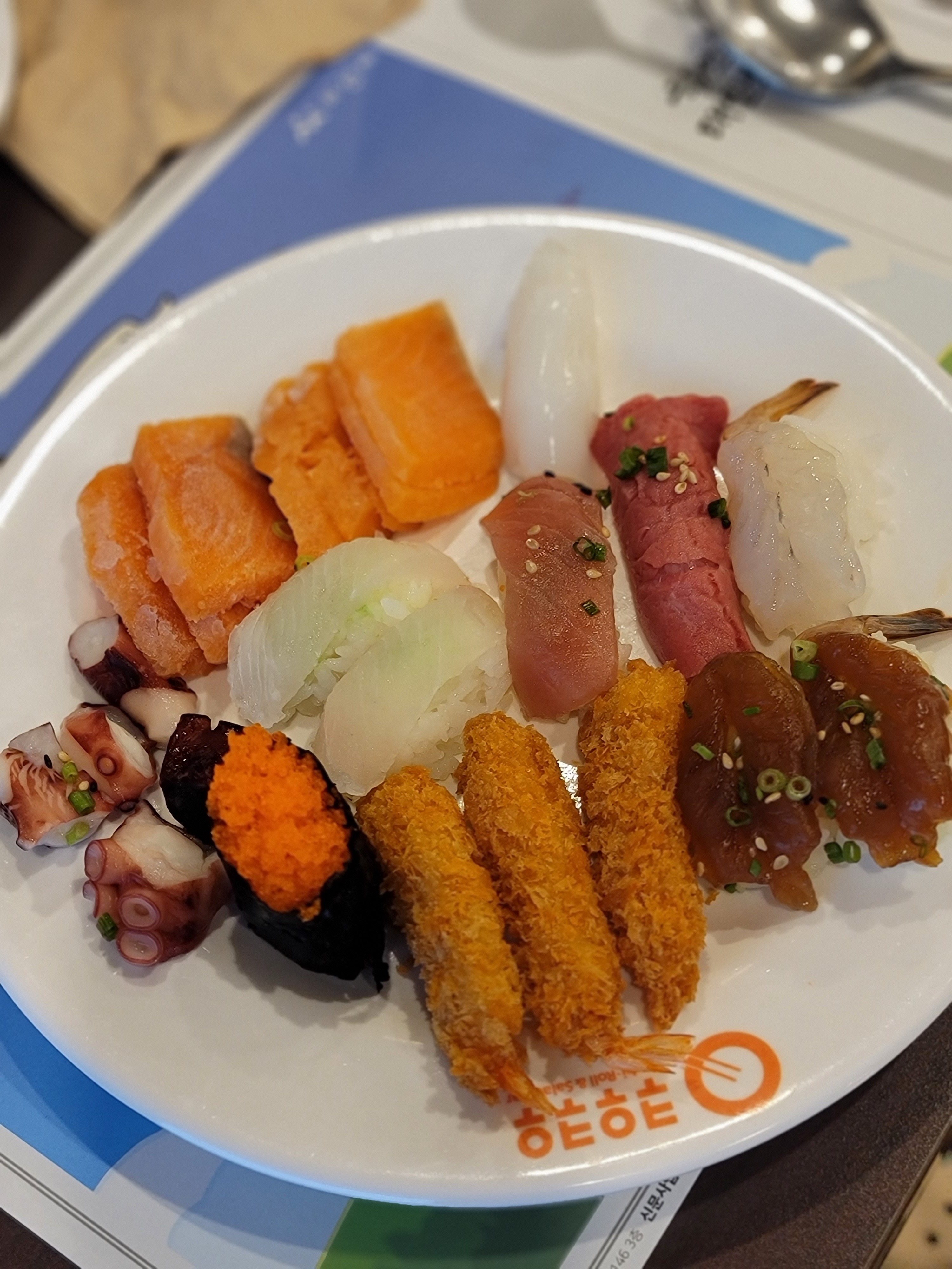 리필도 빠르고 종류가 다양했는데 피로연이 있어서 좀 복잡하긴 했어요 - 홍성 맛집 추천 쿠우쿠우 홍성내포점