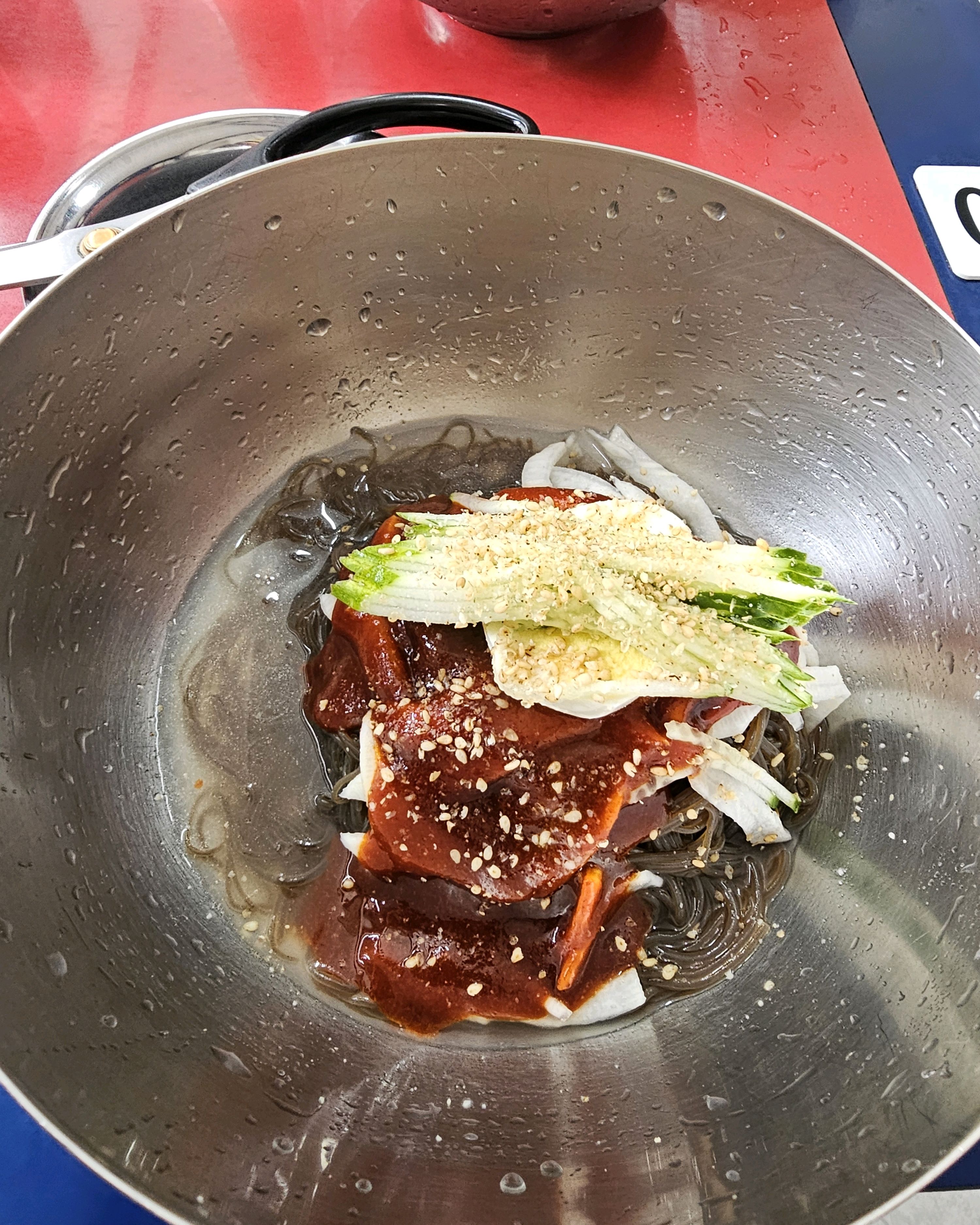 A good restaurant in Bokwang-dong, Yongsan-gu, Seoul
 Dong-A Cold Noodles
