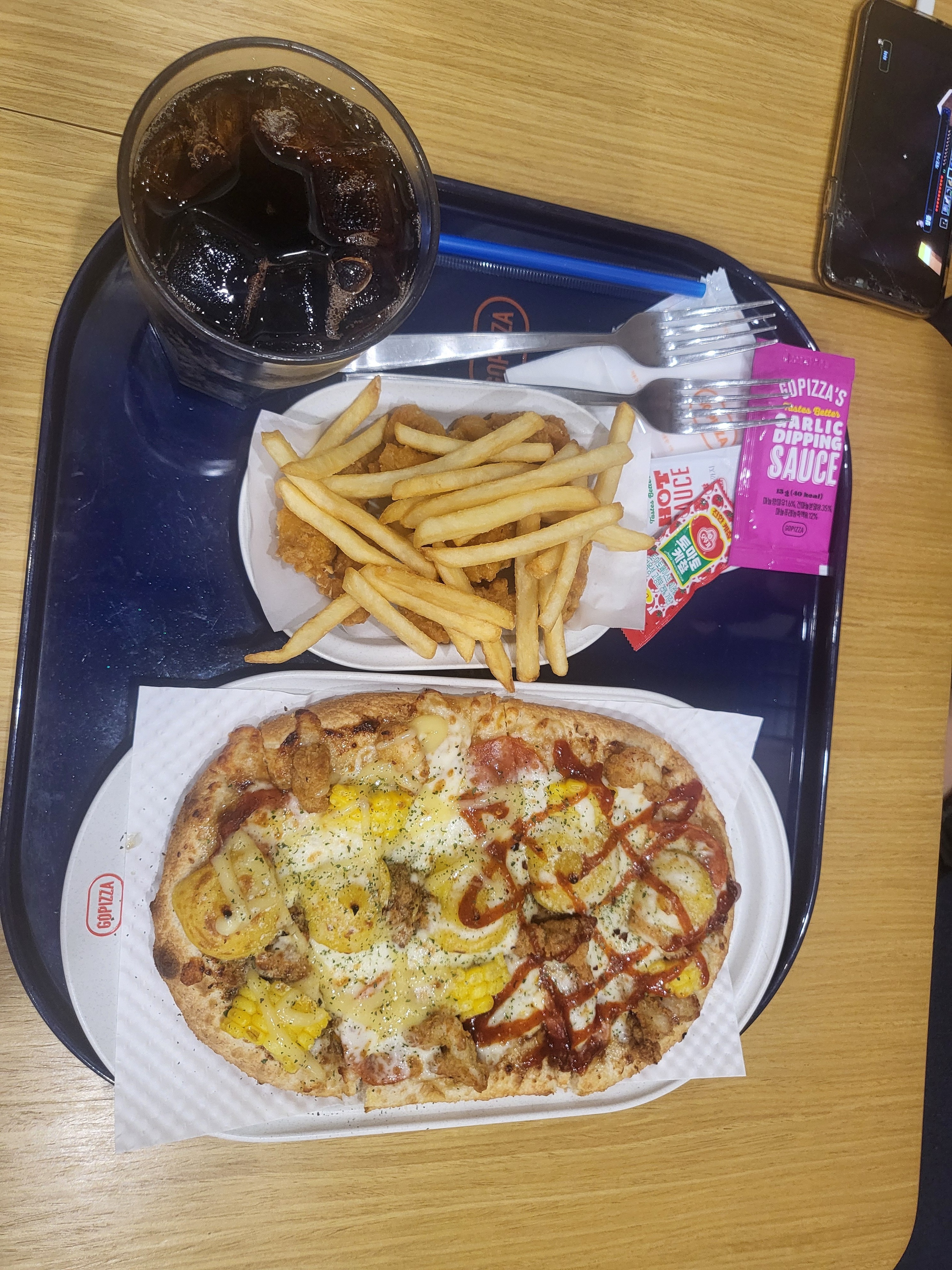 아이랑 비오는 날 둘이 데이트했는데 아이가 맛있게 잘 먹네요 - 부산정관 고피자 정관신도시점