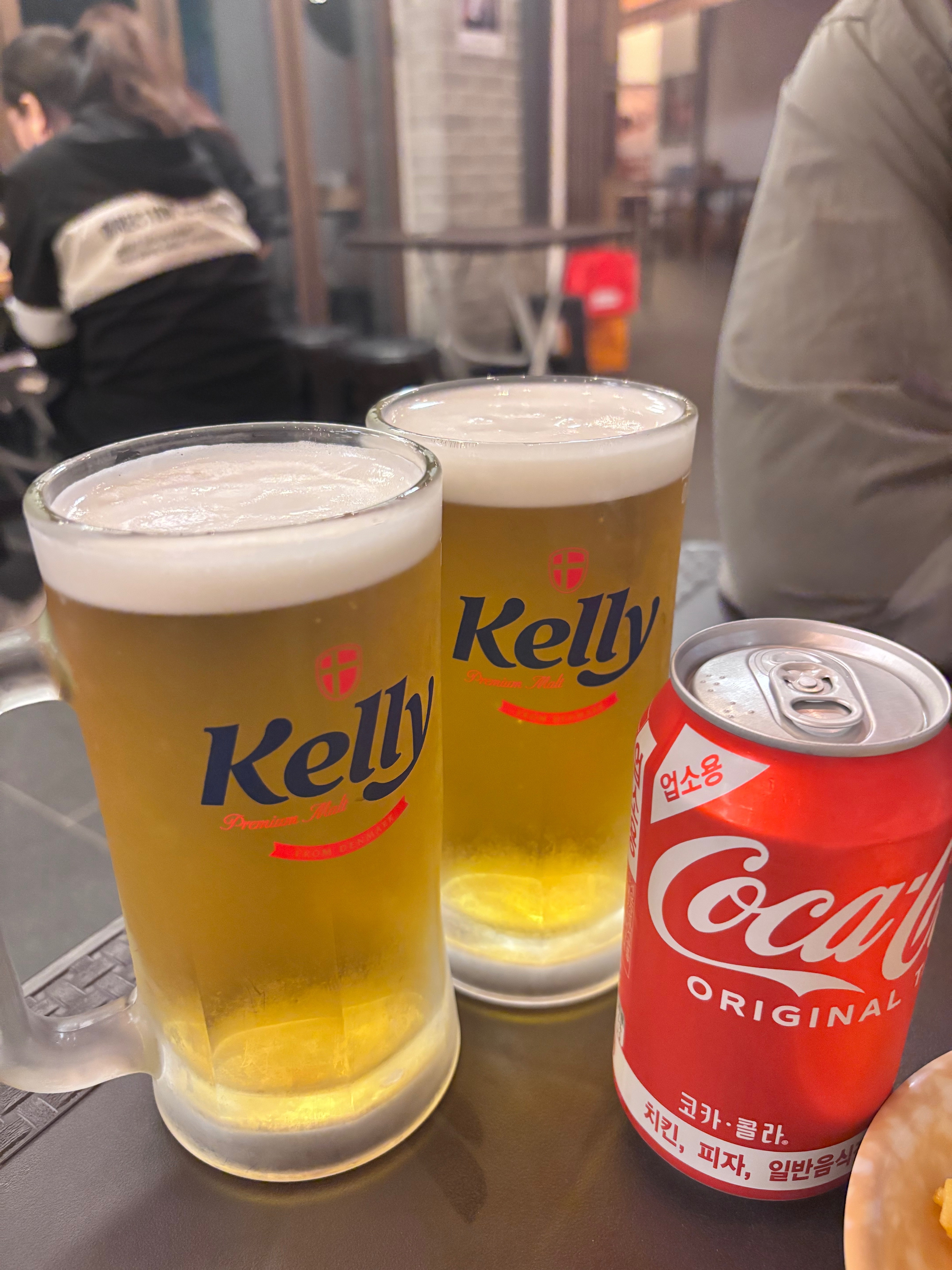 요즘 날씨가 시원해져서 밖에 앉아서 먹기 좋아요~~ 직원분도 친절하고 분위기도 좋아요!!