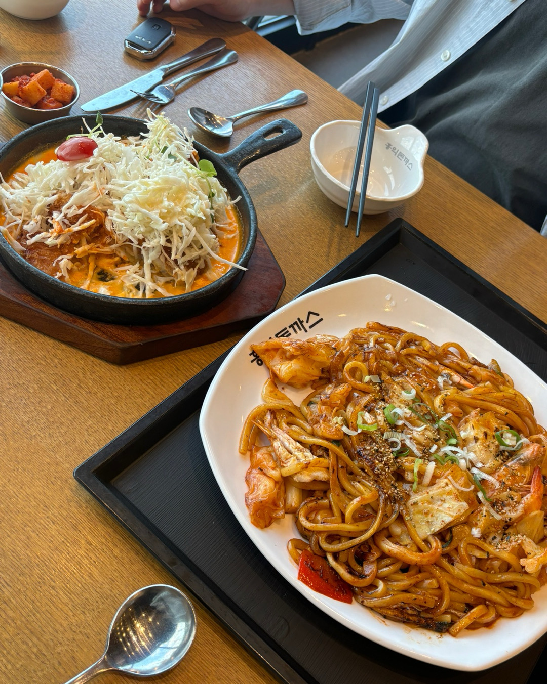 9월 초 방문 후 해물 우동이 입에 아른거려서 두번째 방문이네요. - 화성 남양 맛집 홍익돈까스 화성남양점